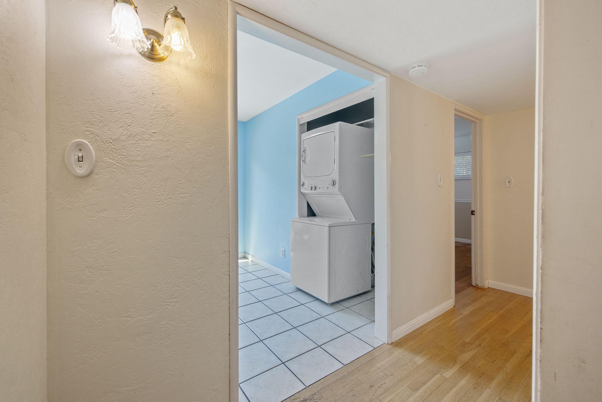 2735 W Laura Ave, Visalia, CA 93277