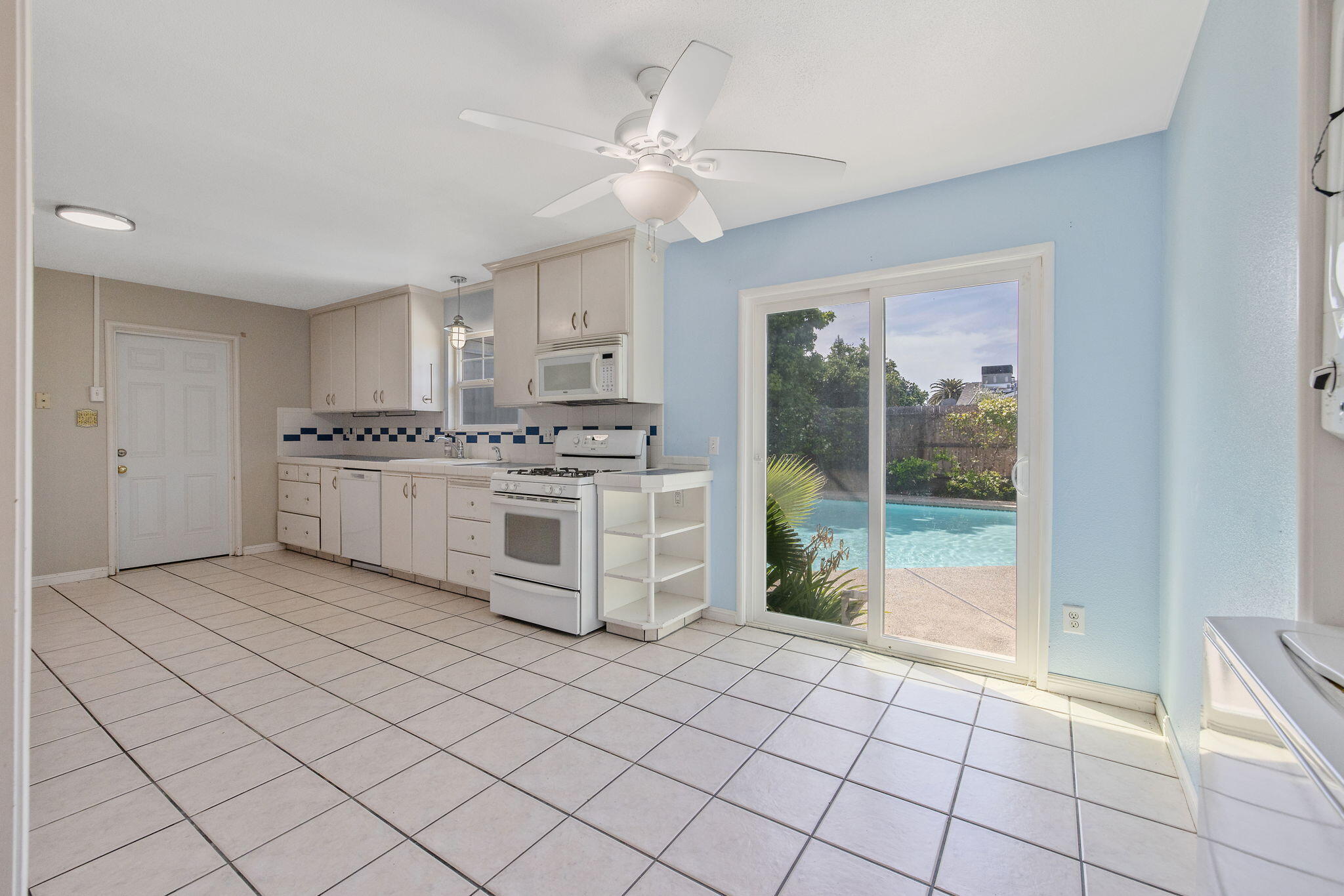 2735 W Laura Ave, Visalia, CA 93277