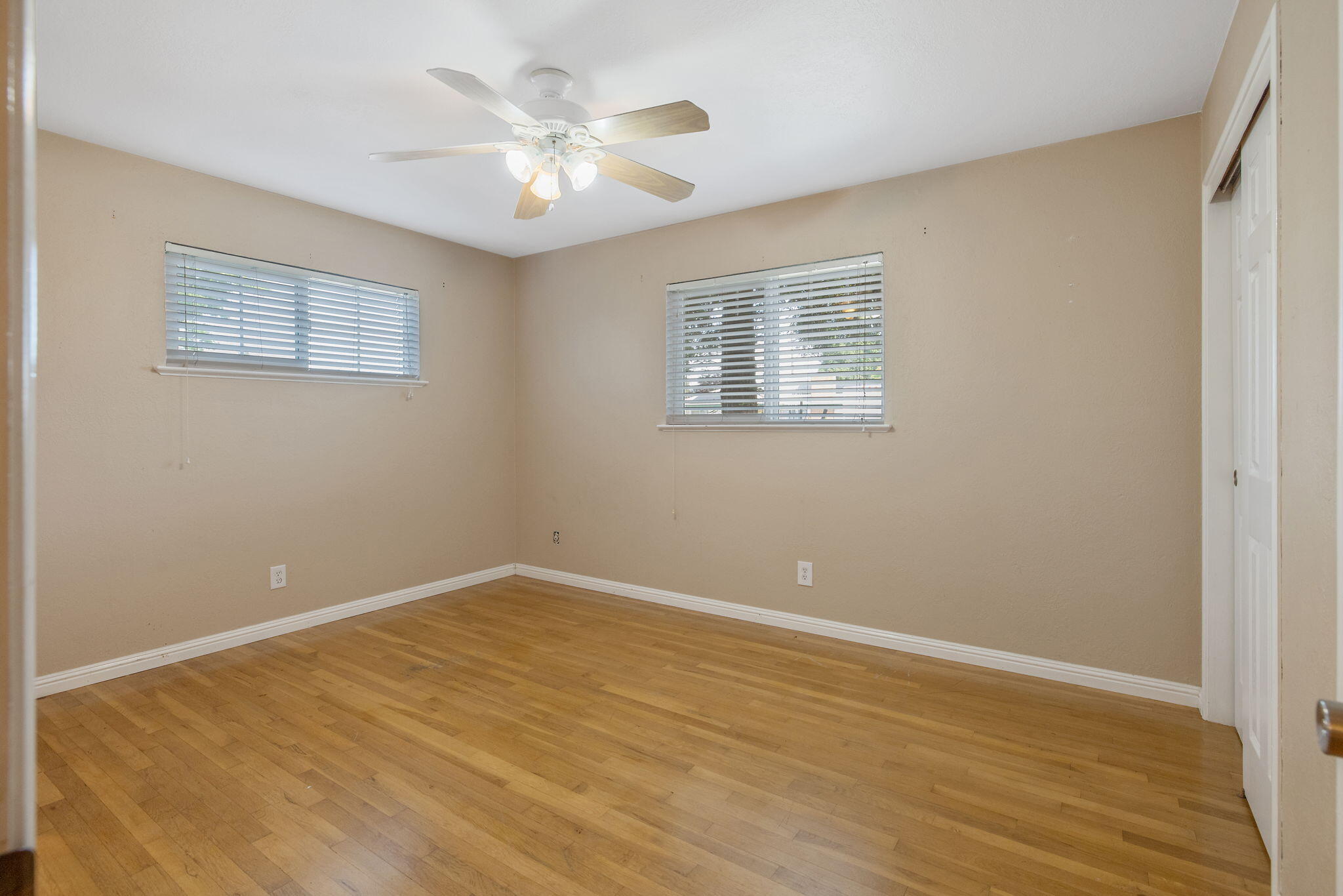 2735 W Laura Ave, Visalia, CA 93277