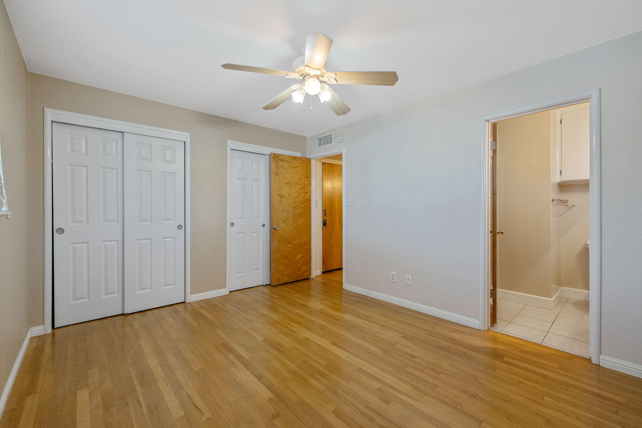 2735 W Laura Ave, Visalia, CA 93277