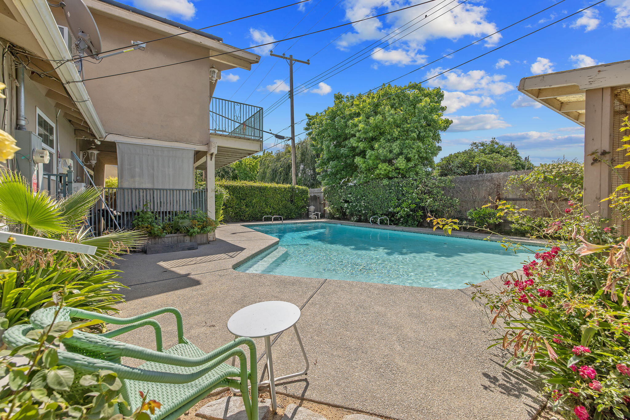 2735 W Laura Ave, Visalia, CA 93277