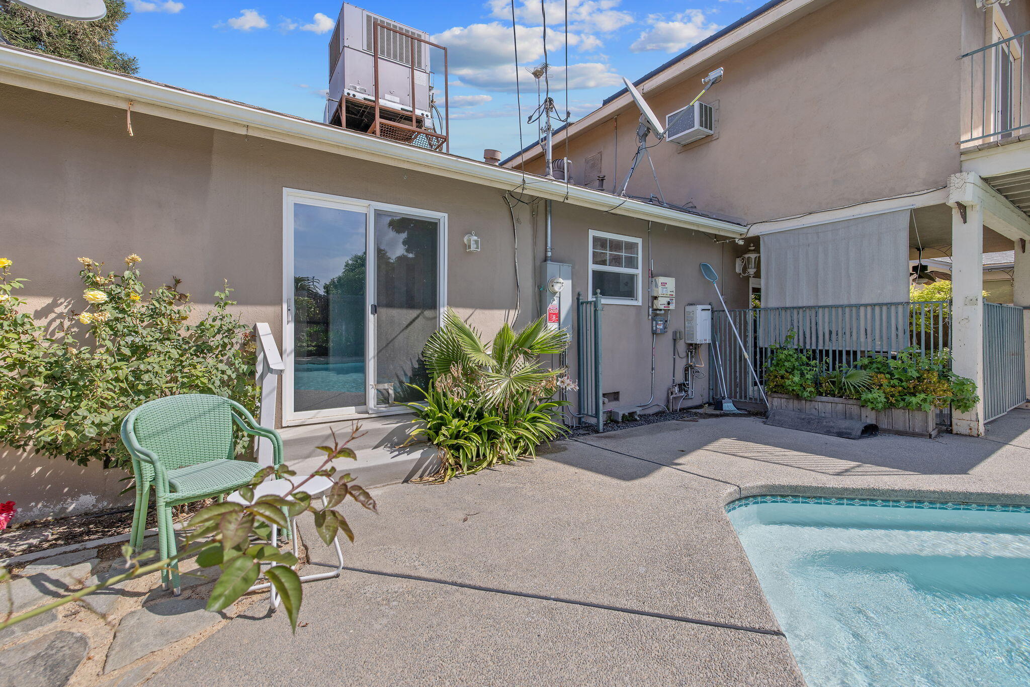 2735 W Laura Ave, Visalia, CA 93277