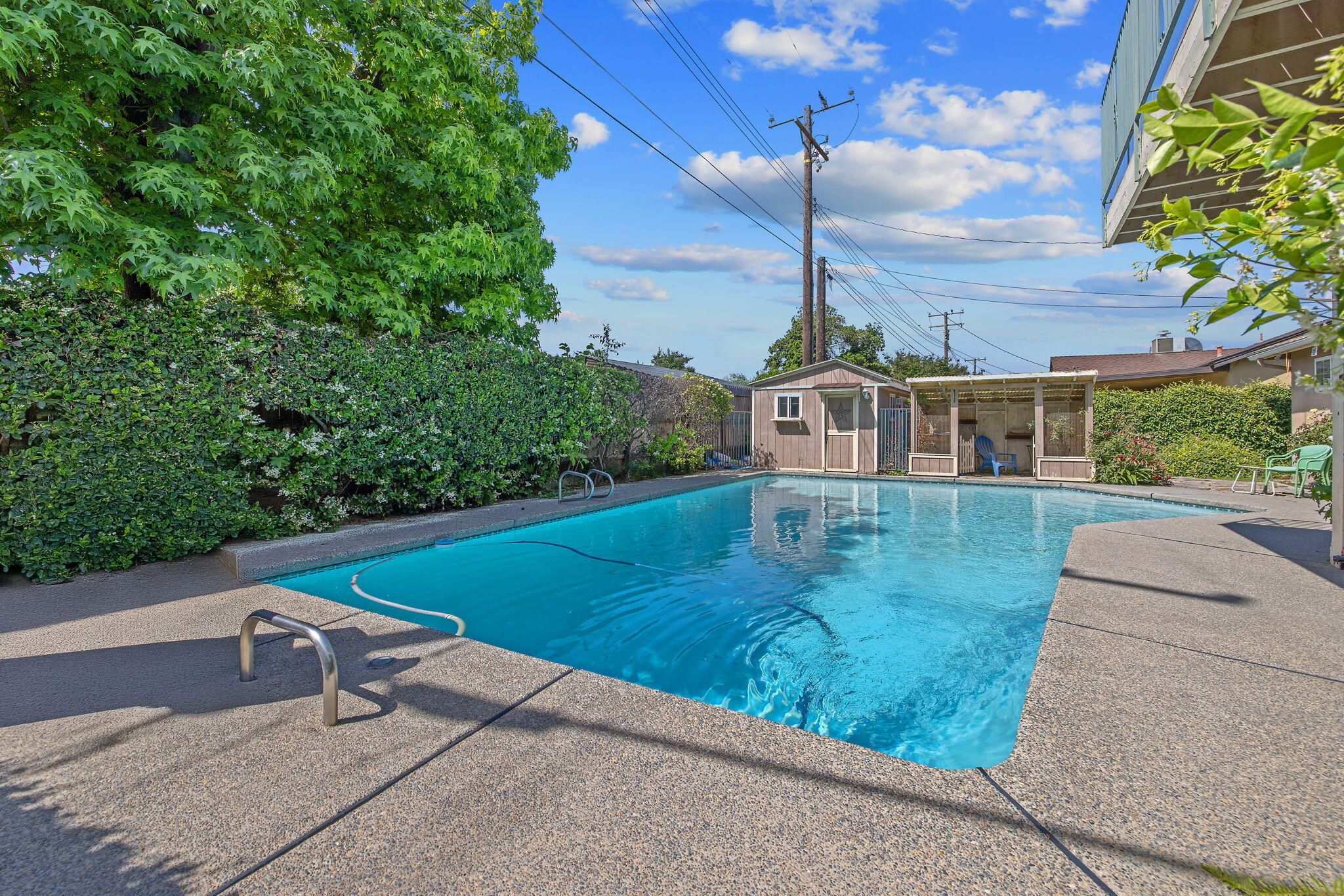 2735 W Laura Ave, Visalia, CA 93277