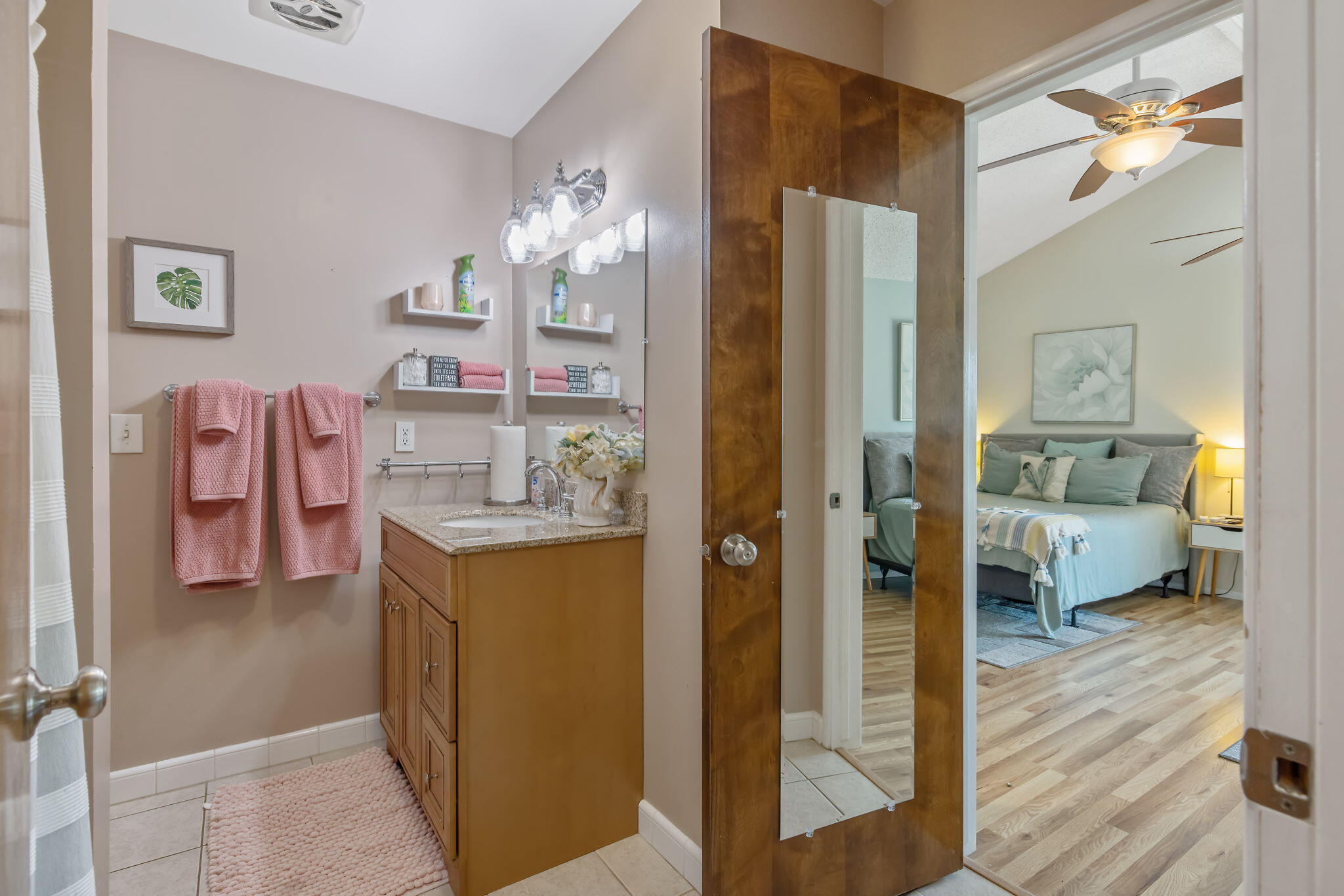 2735 W Laura Ave, Visalia, CA 93277