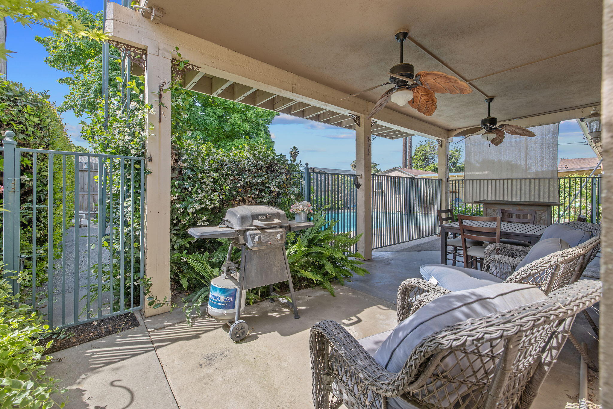 2735 W Laura Ave, Visalia, CA 93277