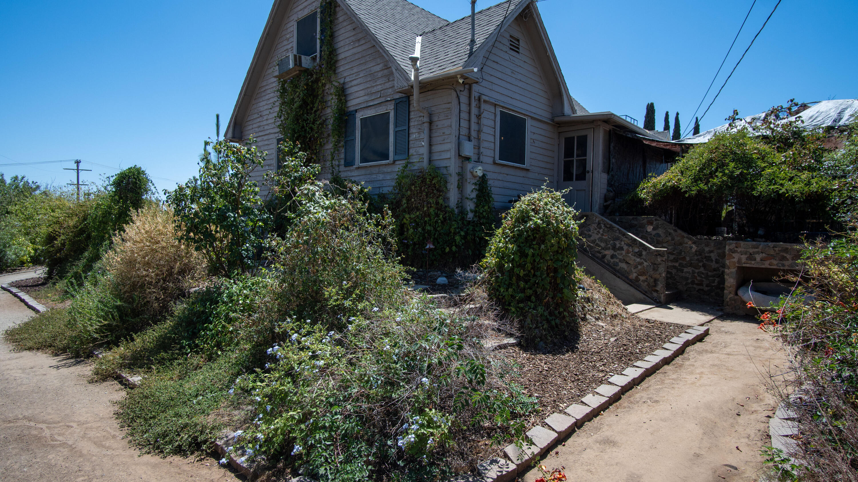 960 E Morton Hill, Porterville, CA 93257