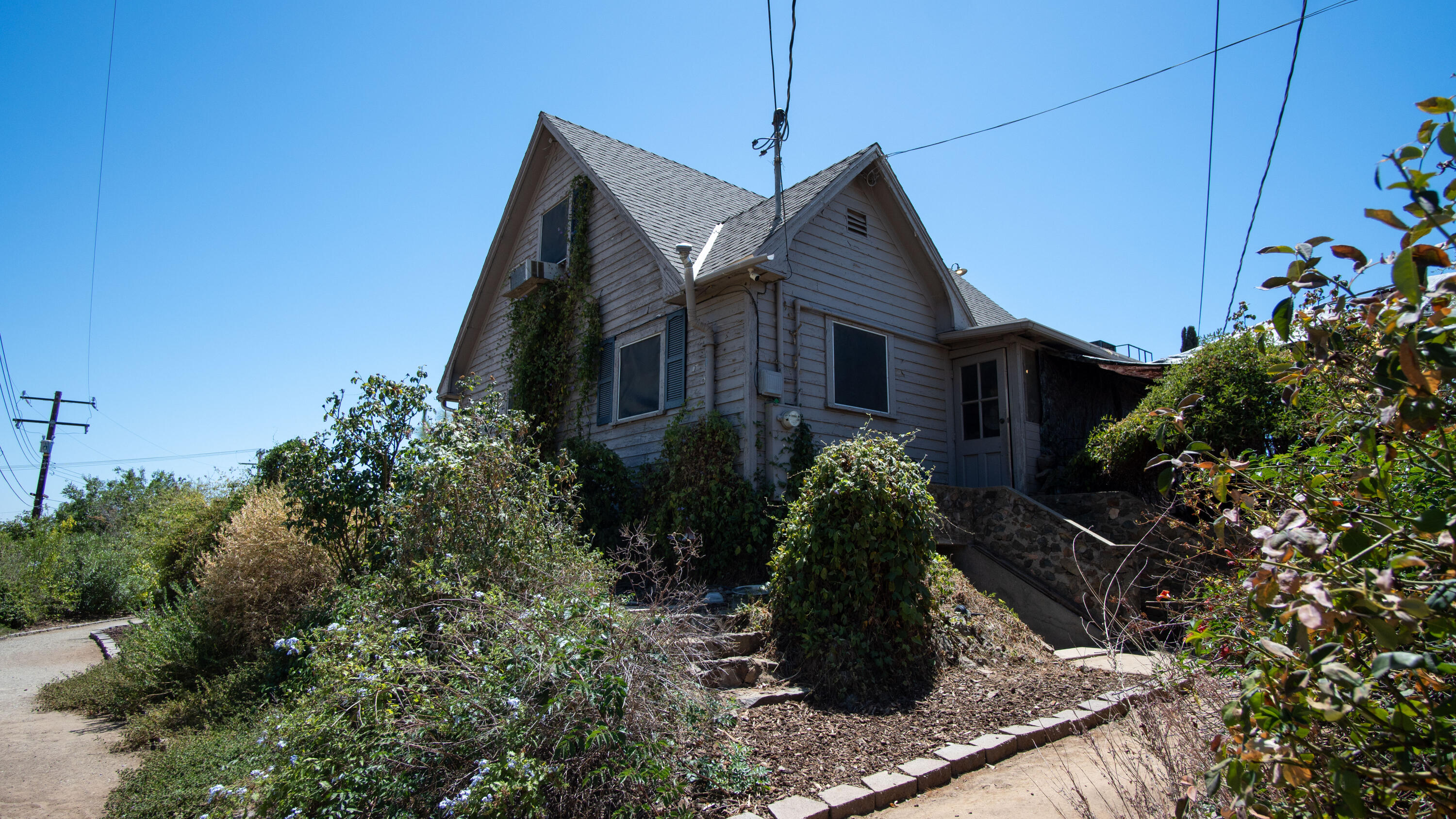 960 E Morton Hill, Porterville, CA 93257