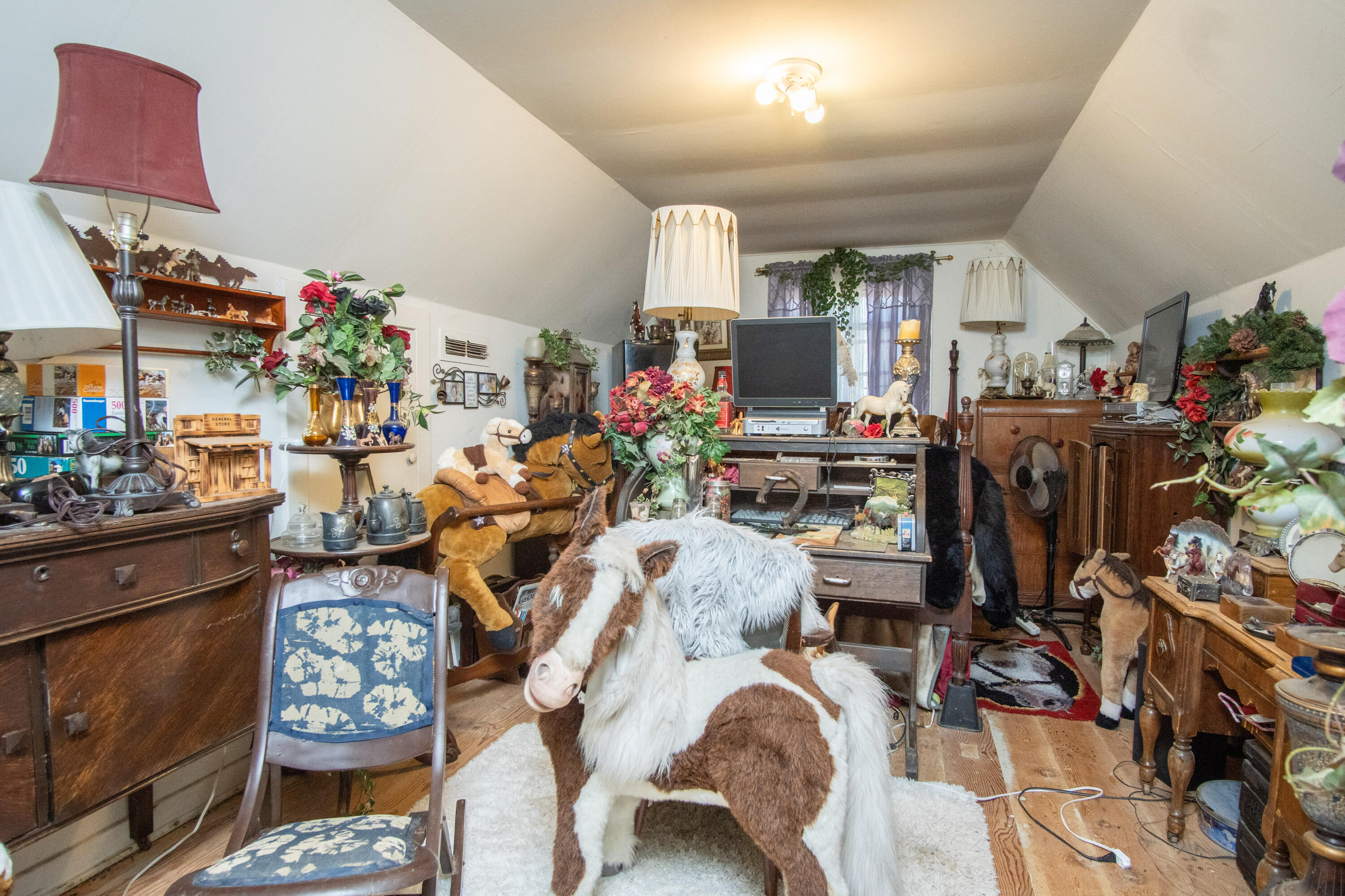 960 E Morton Hill, Porterville, CA 93257