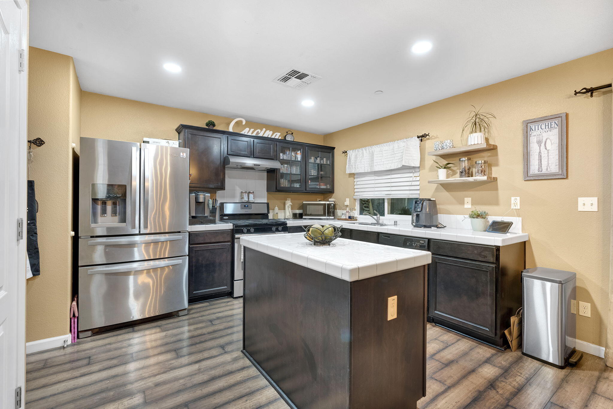 1418 Mandarin St, Madera, CA 93638