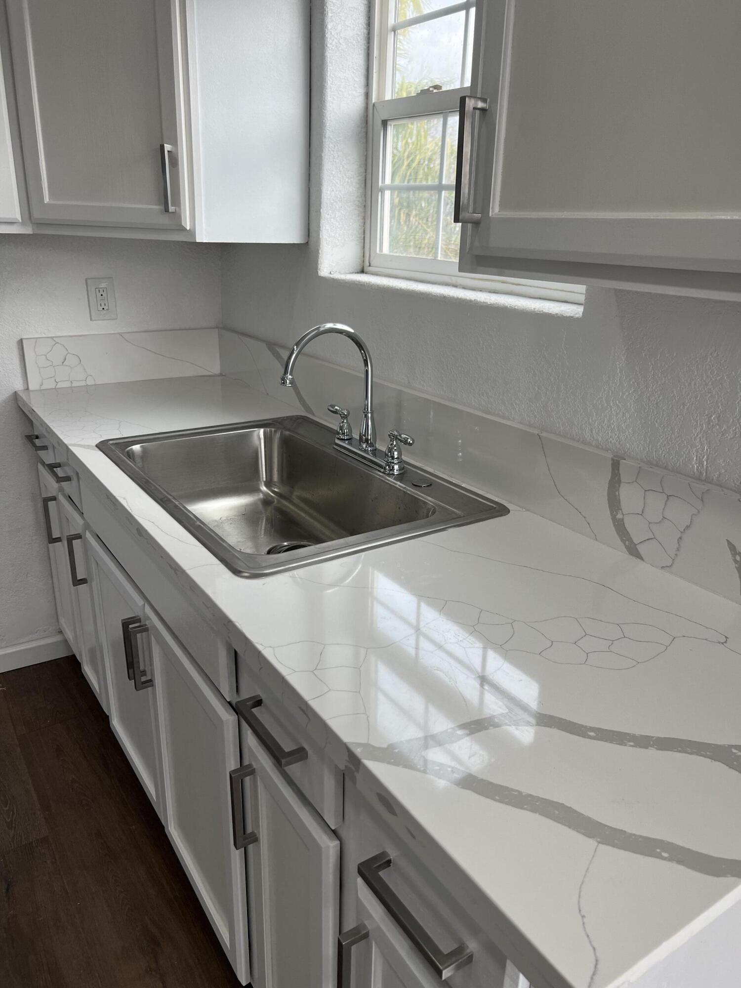 124 S Maston St, Porterville, CA 93257