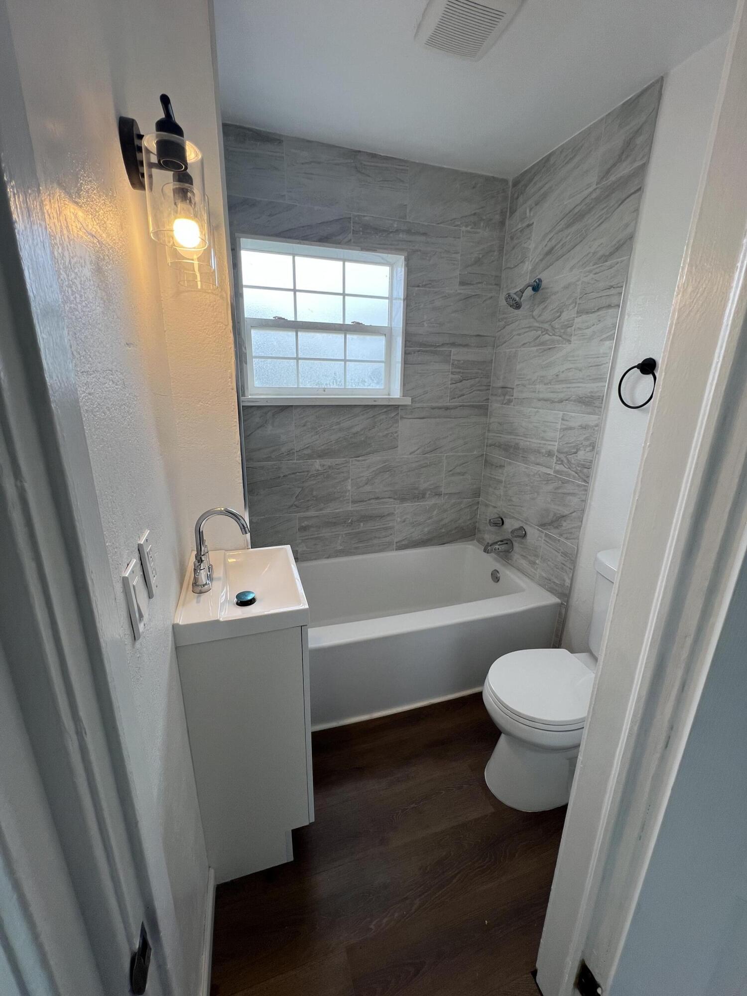 124 S Maston St, Porterville, CA 93257