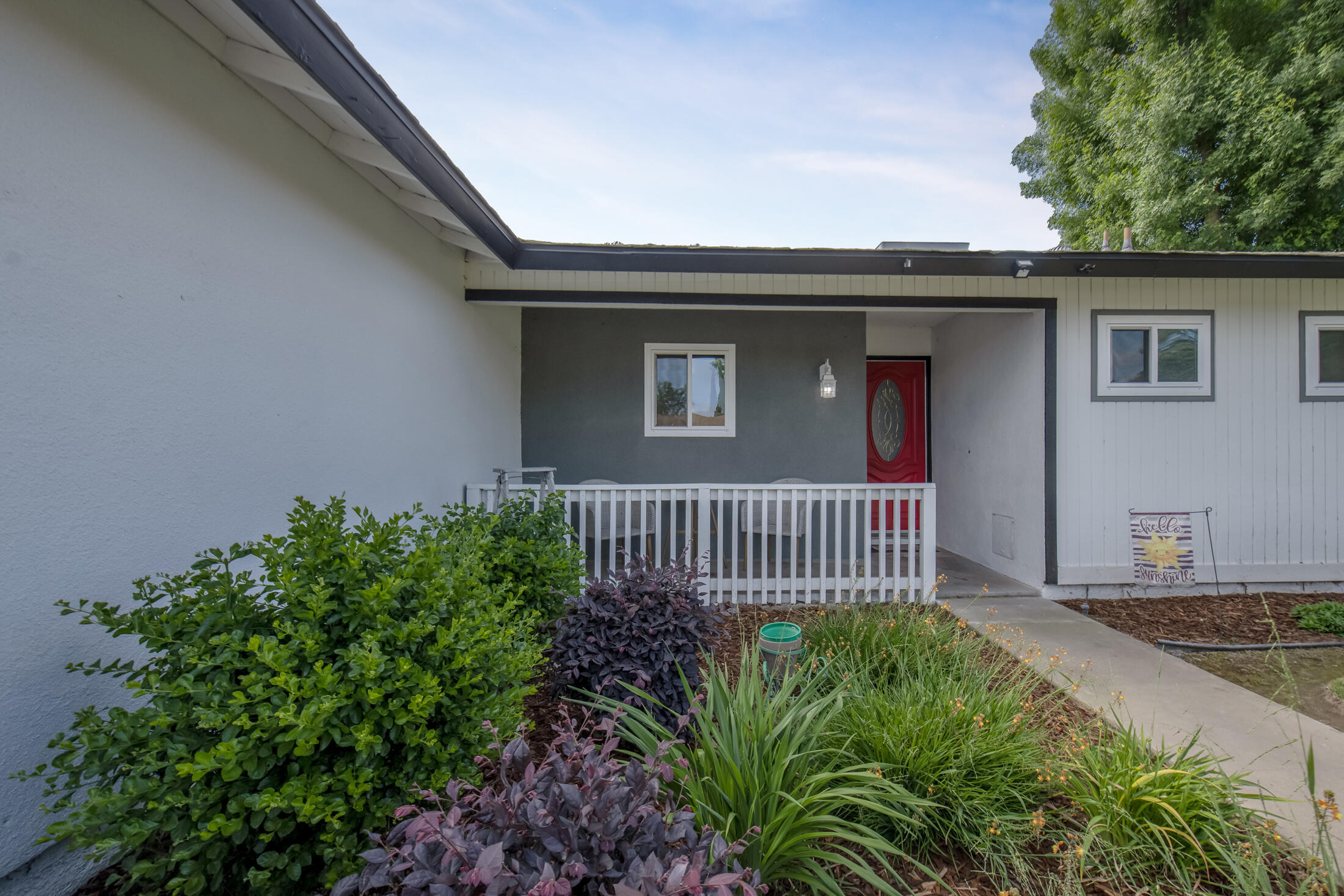 1345 W Evans Ave, Visalia, CA 93277