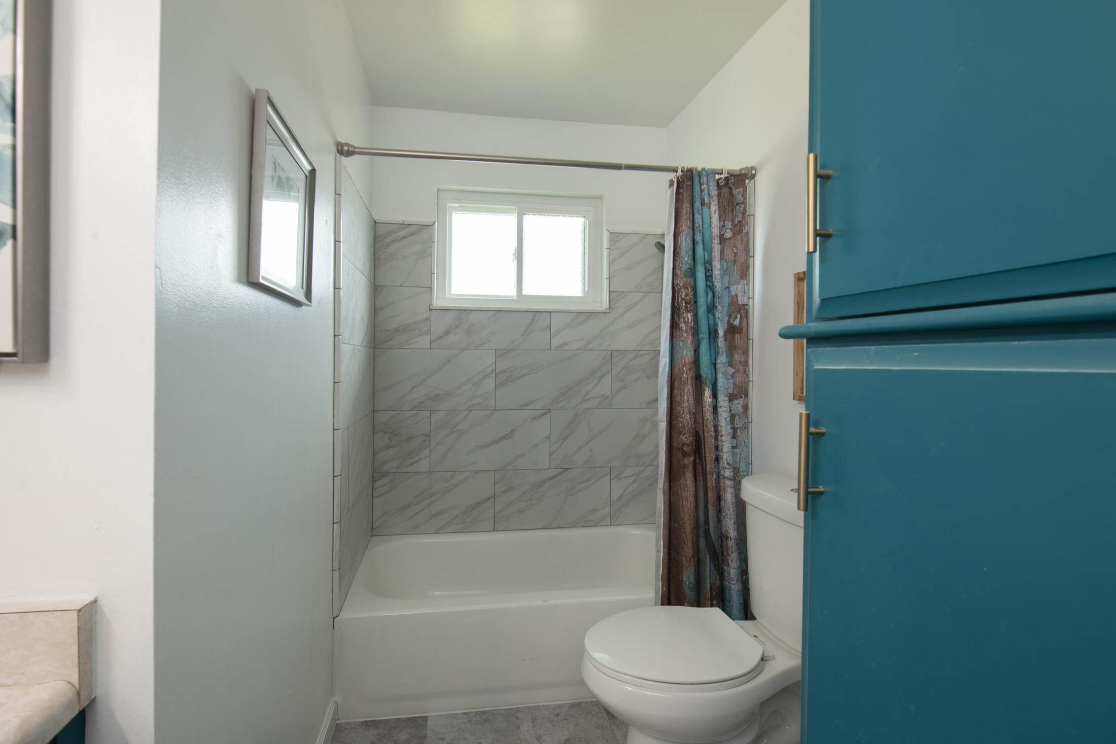 1345 W Evans Ave, Visalia, CA 93277