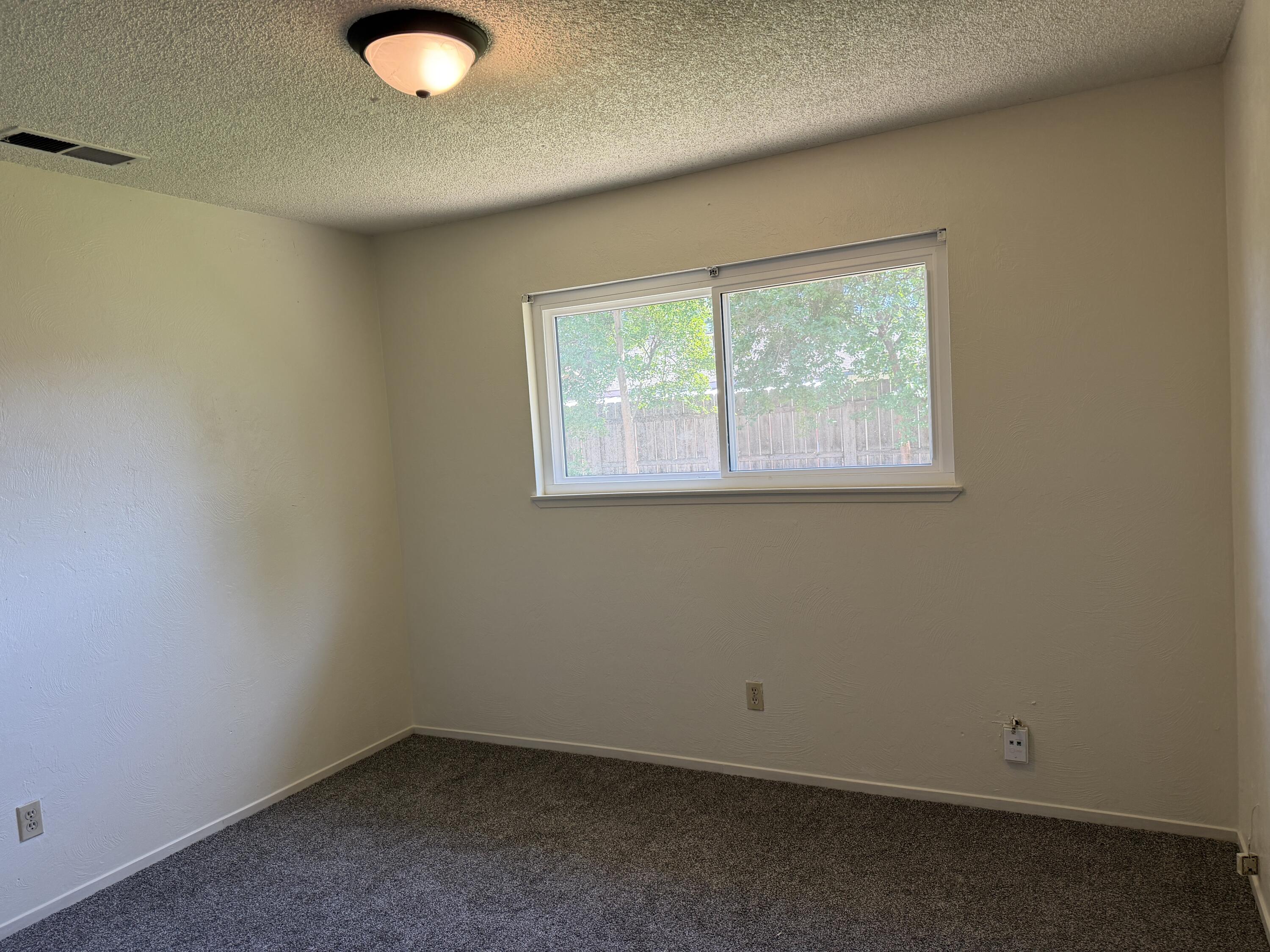 1345 W Evans Ave, Visalia, CA 93277