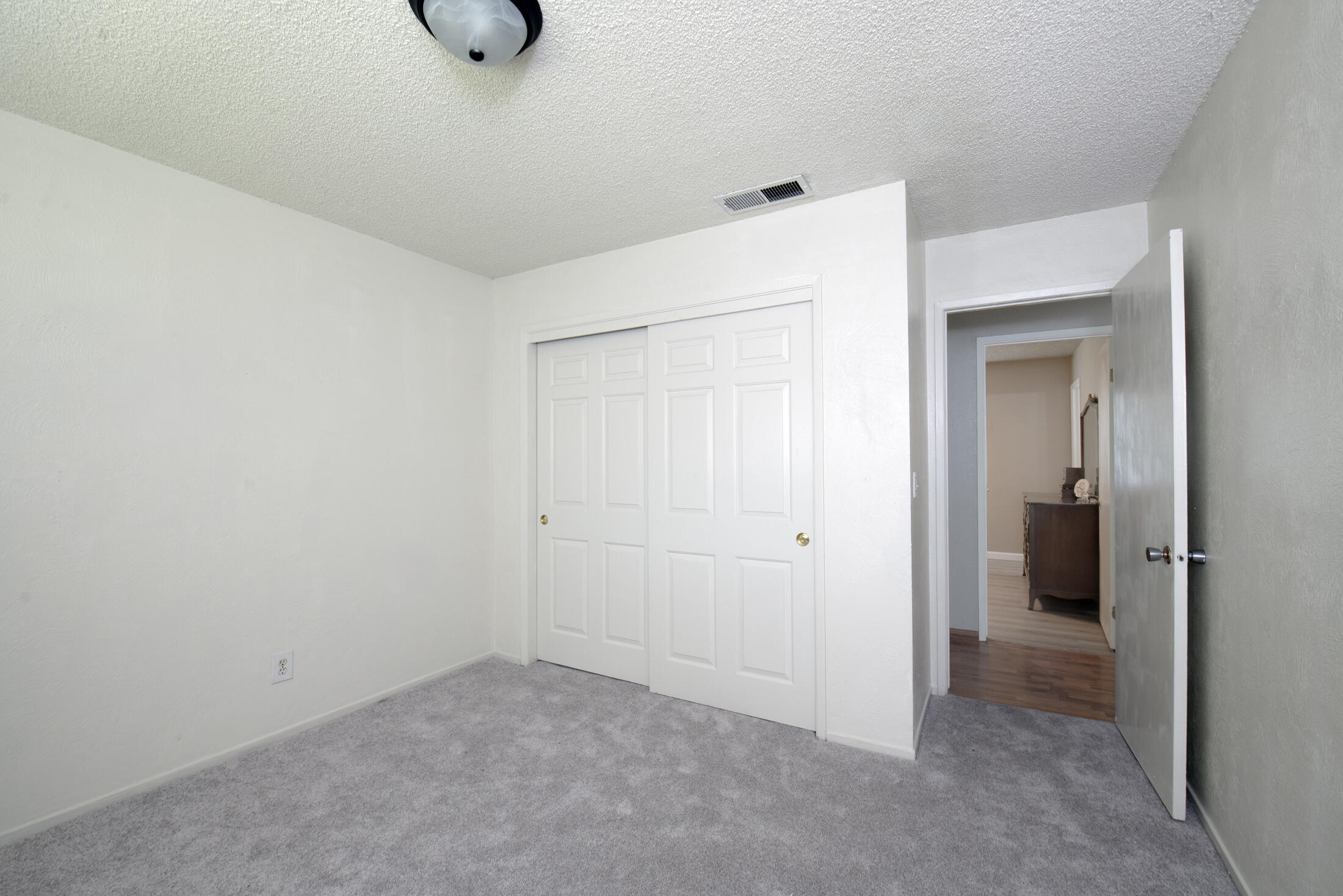 1345 W Evans Ave, Visalia, CA 93277