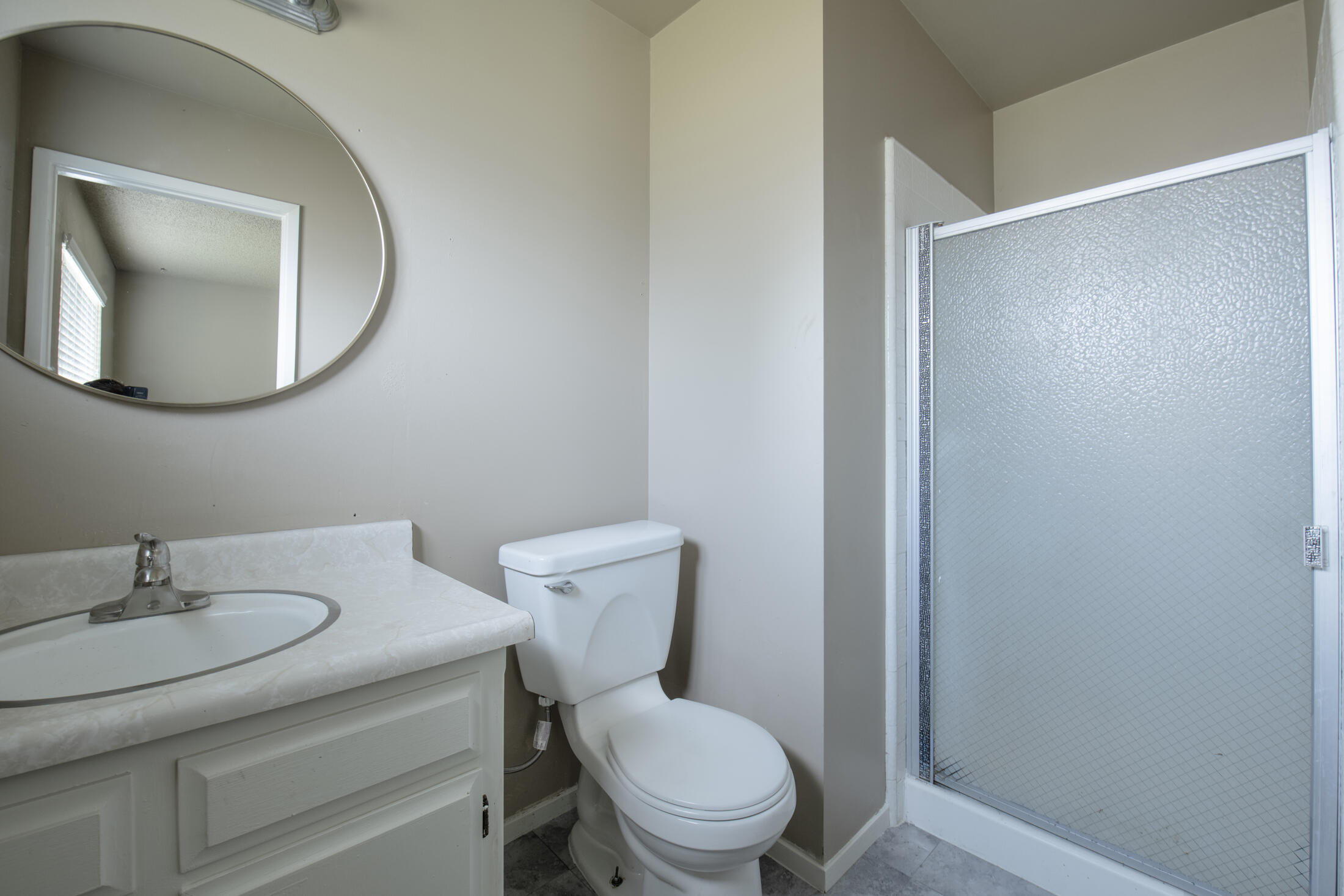 1345 W Evans Ave, Visalia, CA 93277