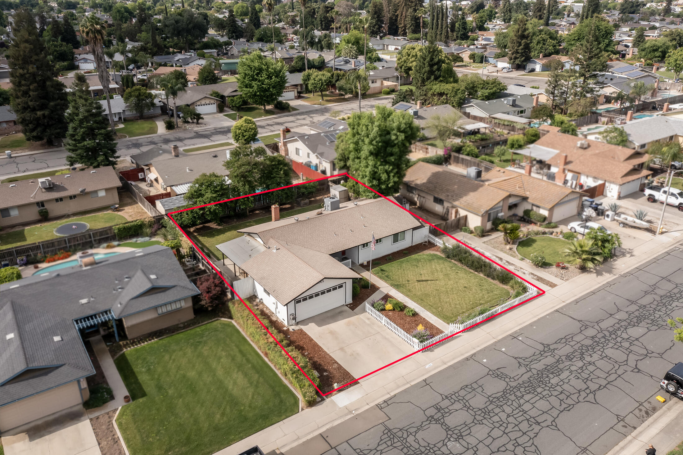 1345 W Evans Ave, Visalia, CA 93277