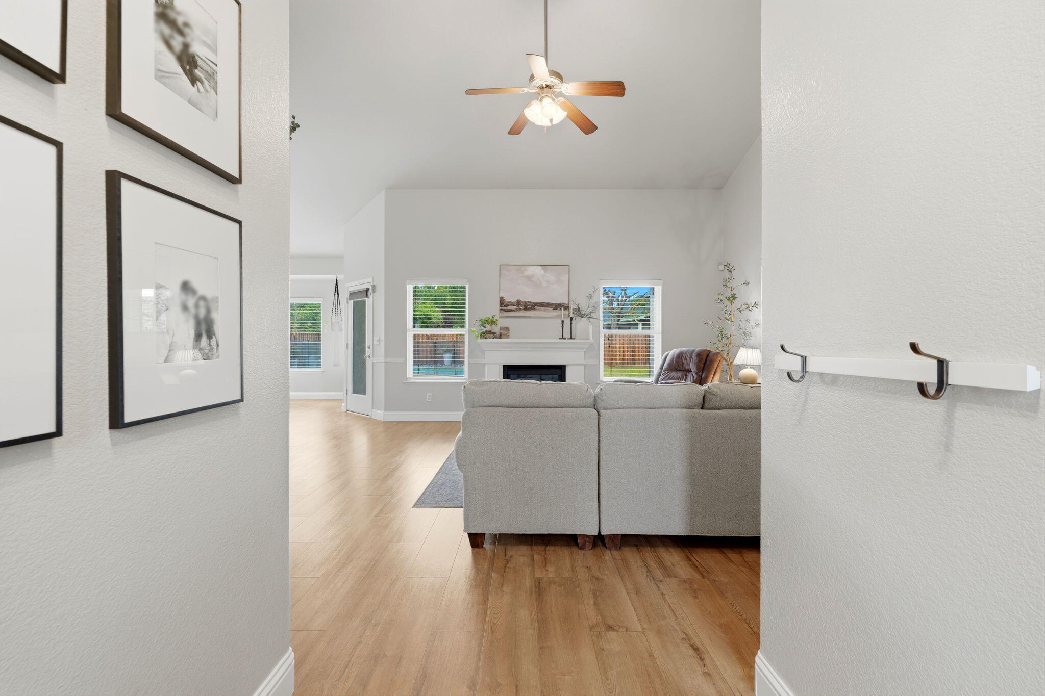 1854 Charles Krug, Tulare, CA 93274