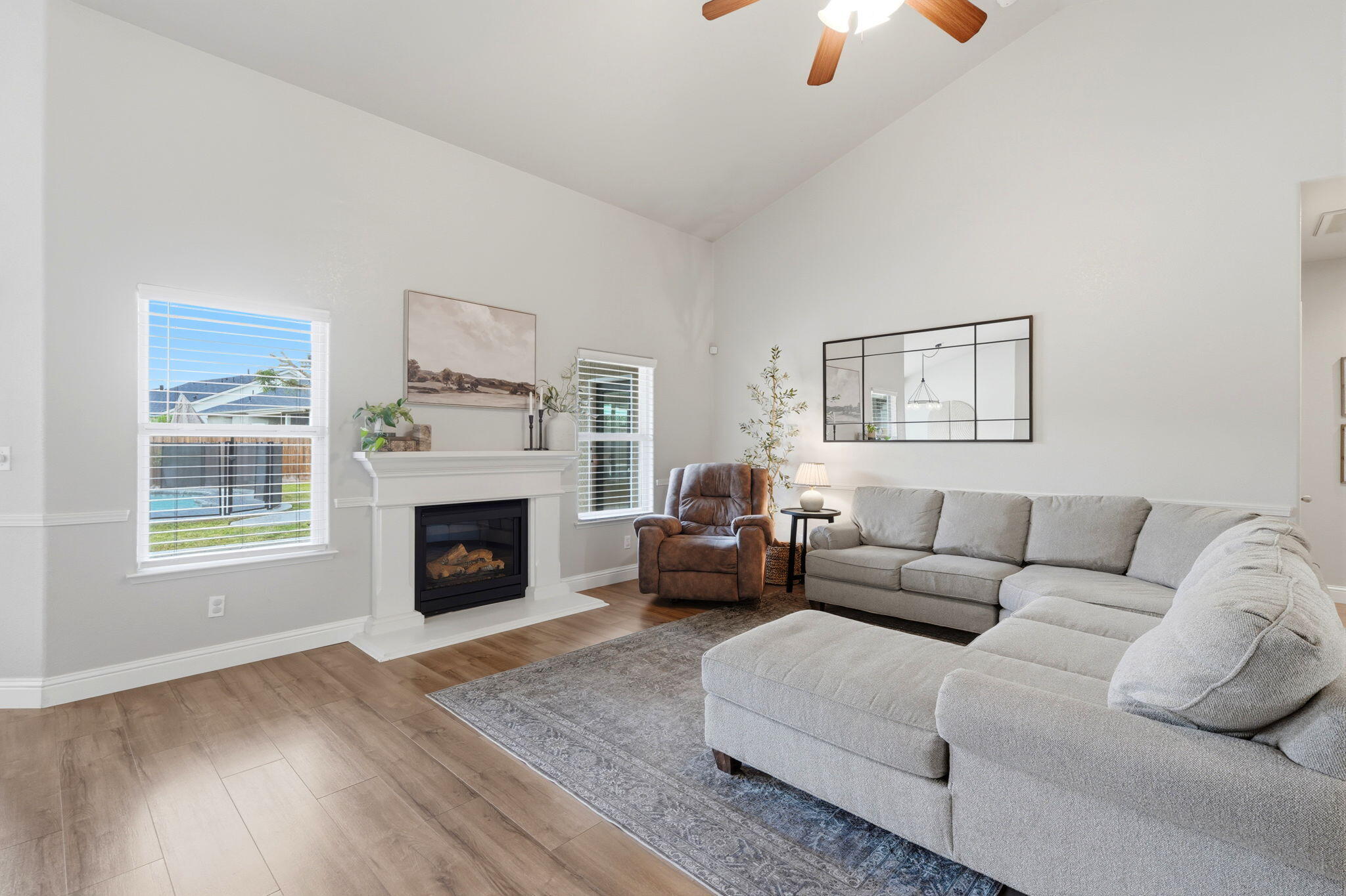 1854 Charles Krug, Tulare, CA 93274