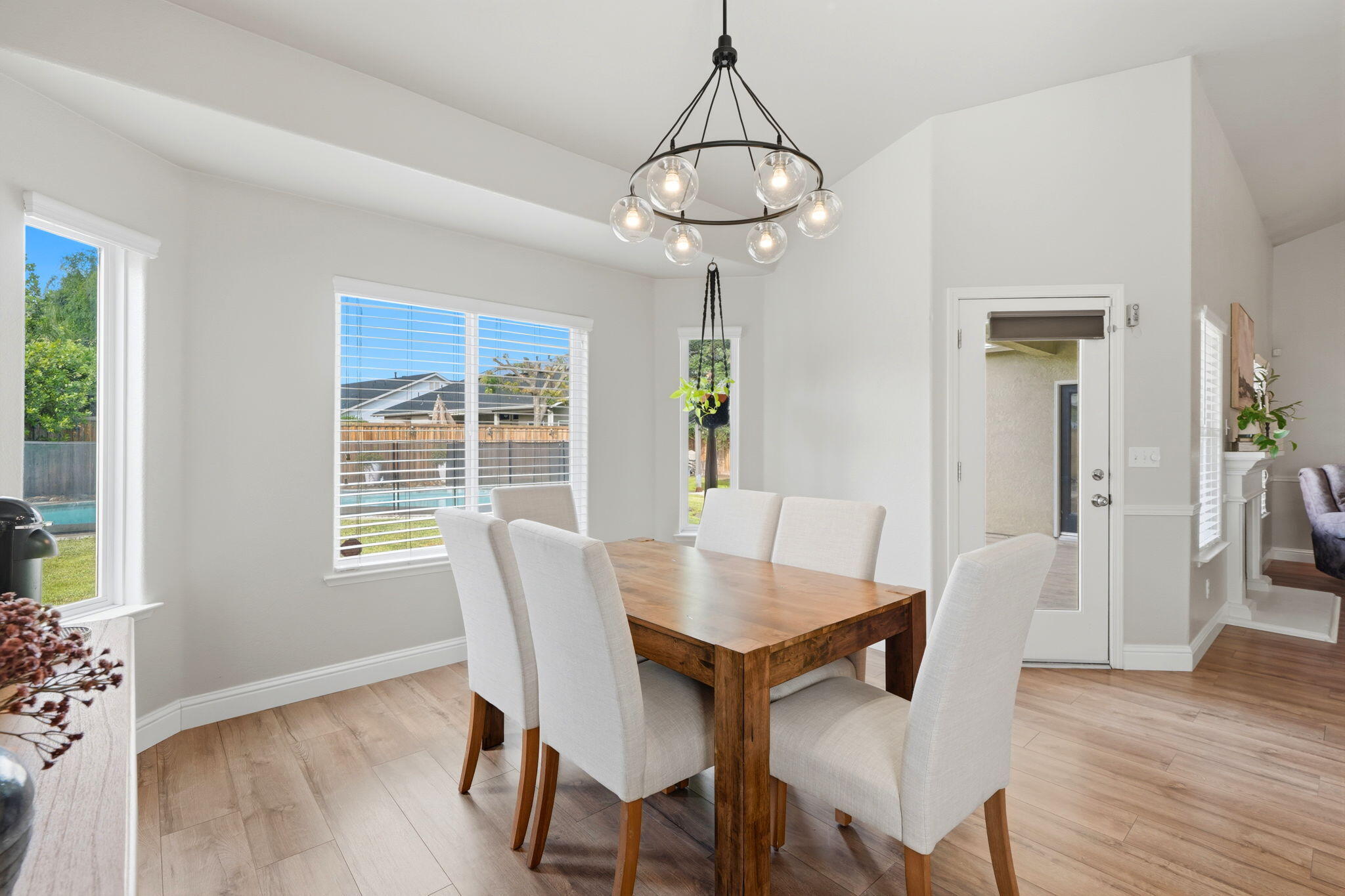 1854 Charles Krug, Tulare, CA 93274