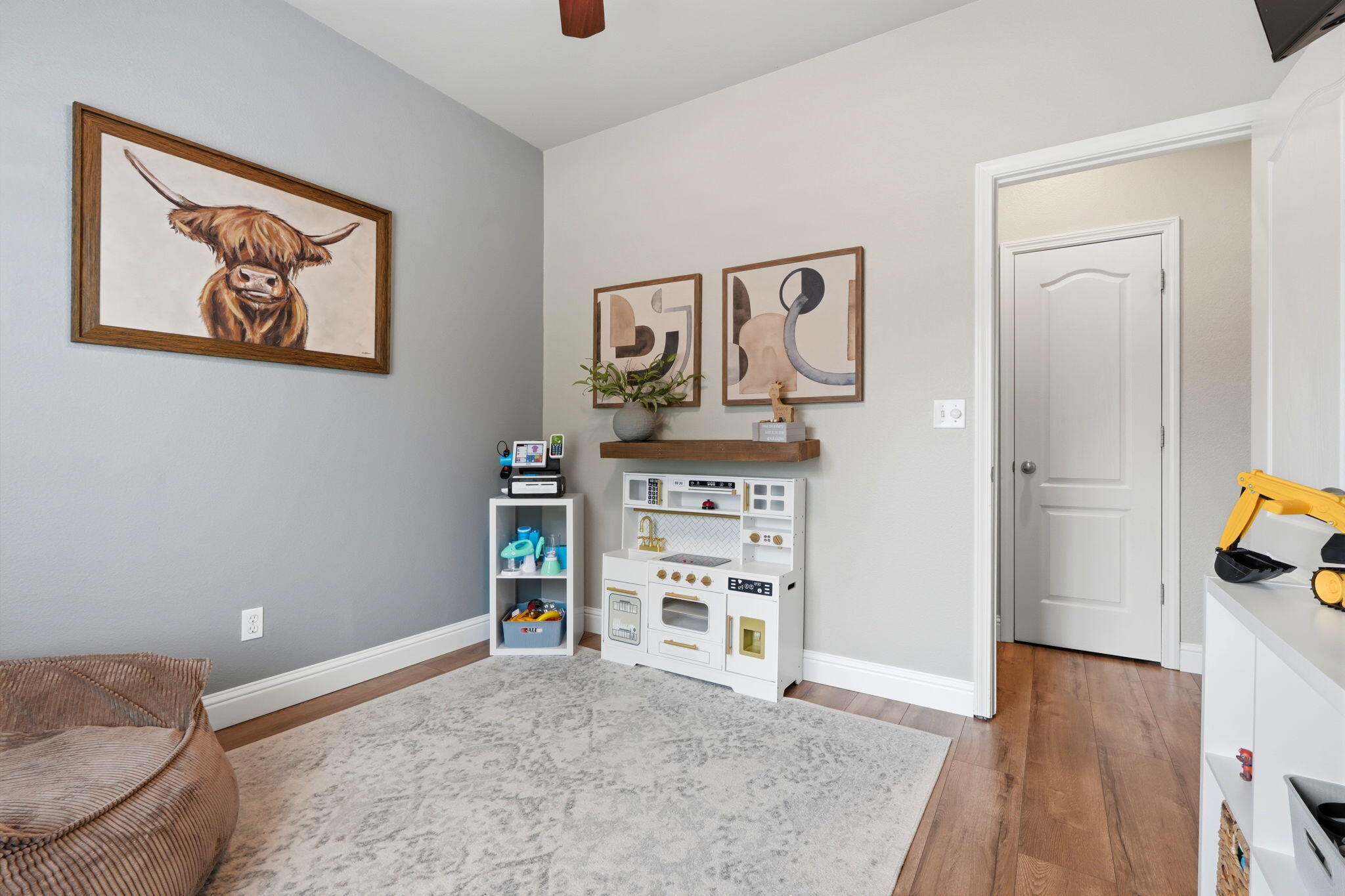 1854 Charles Krug, Tulare, CA 93274