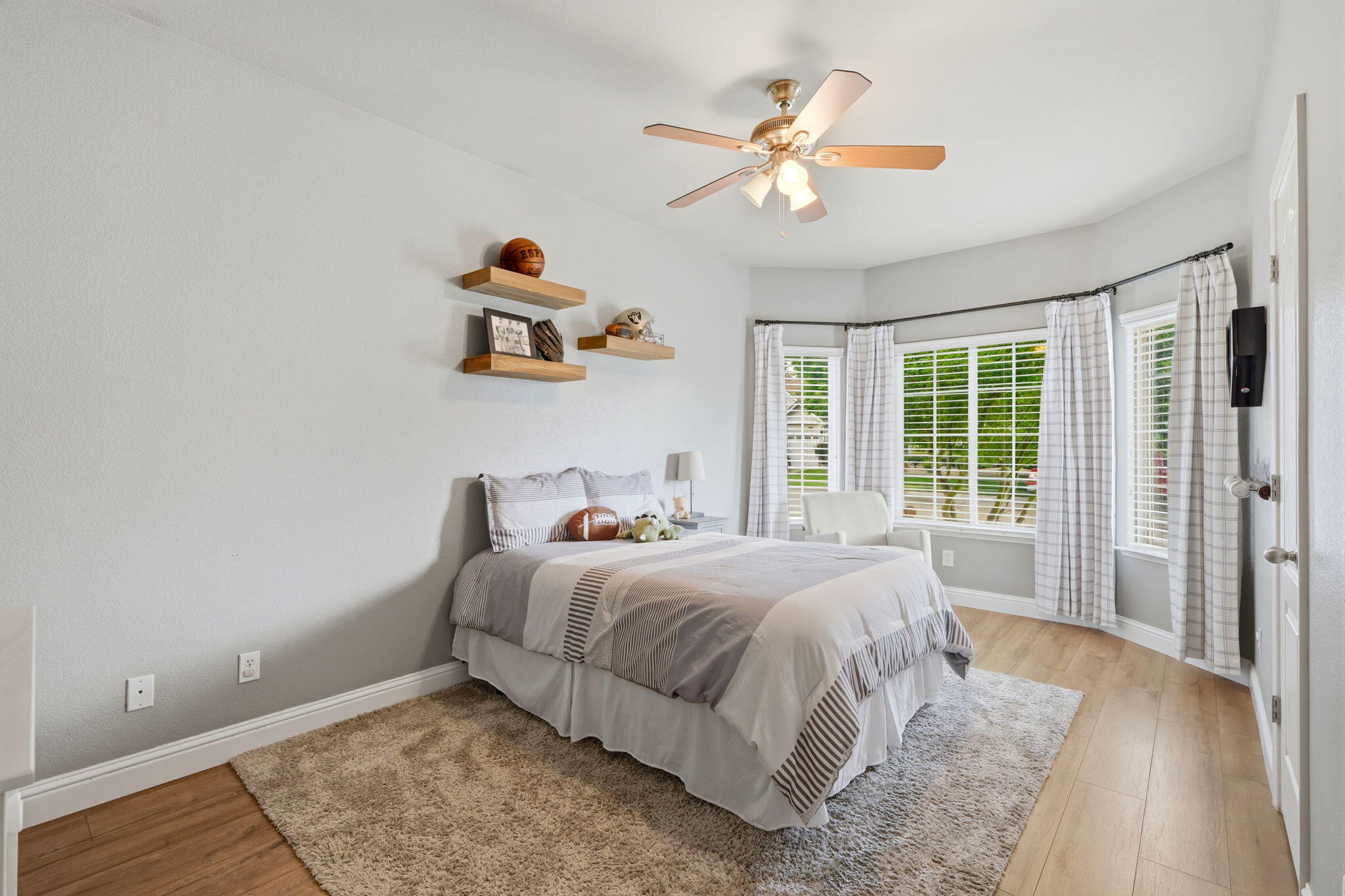 1854 Charles Krug, Tulare, CA 93274