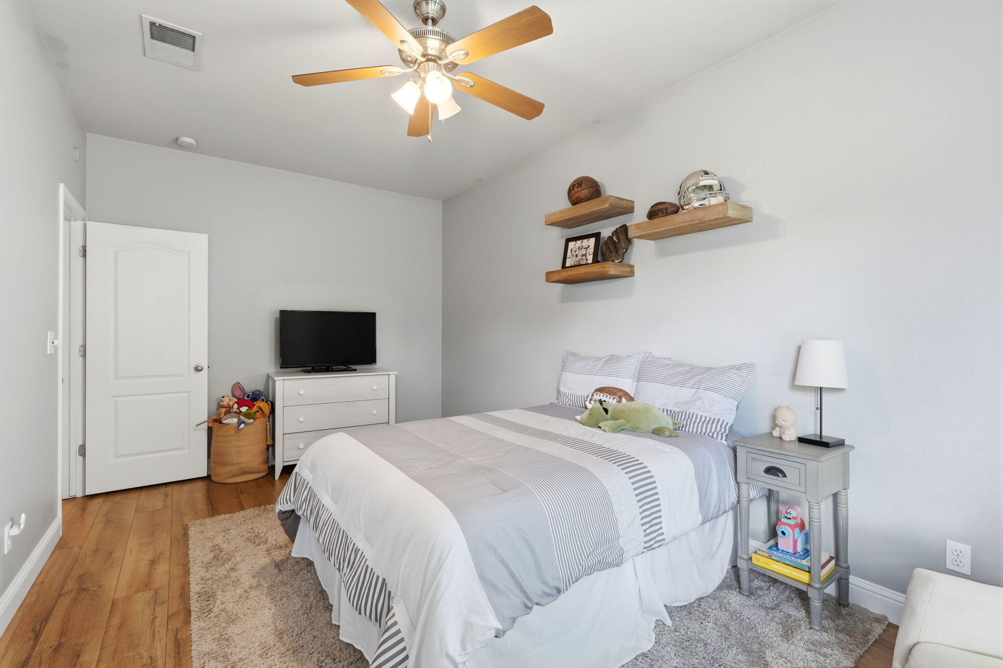 1854 Charles Krug, Tulare, CA 93274