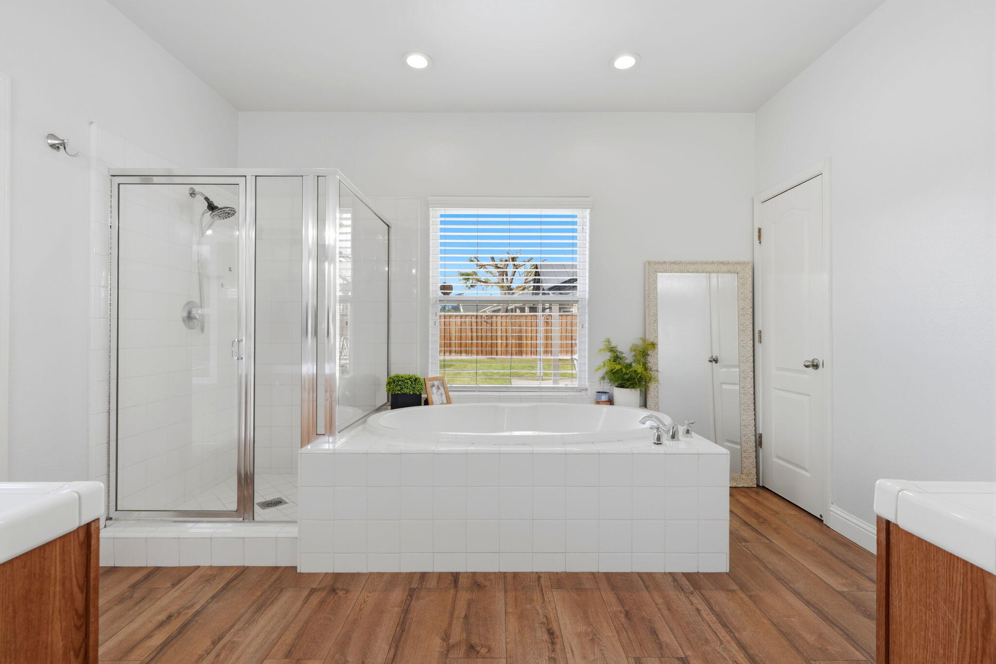 1854 Charles Krug, Tulare, CA 93274