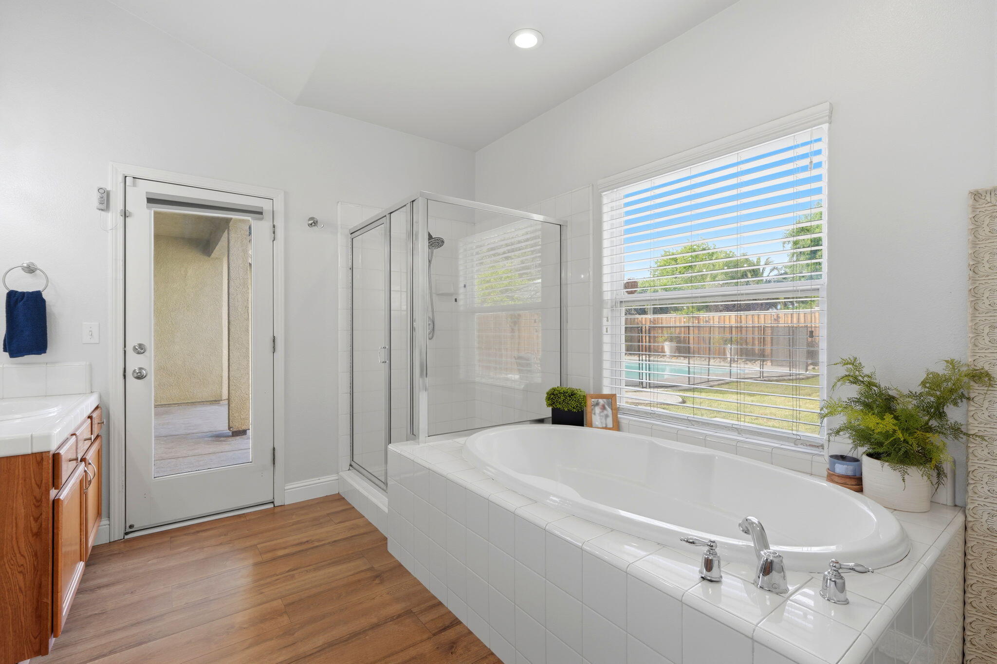 1854 Charles Krug, Tulare, CA 93274