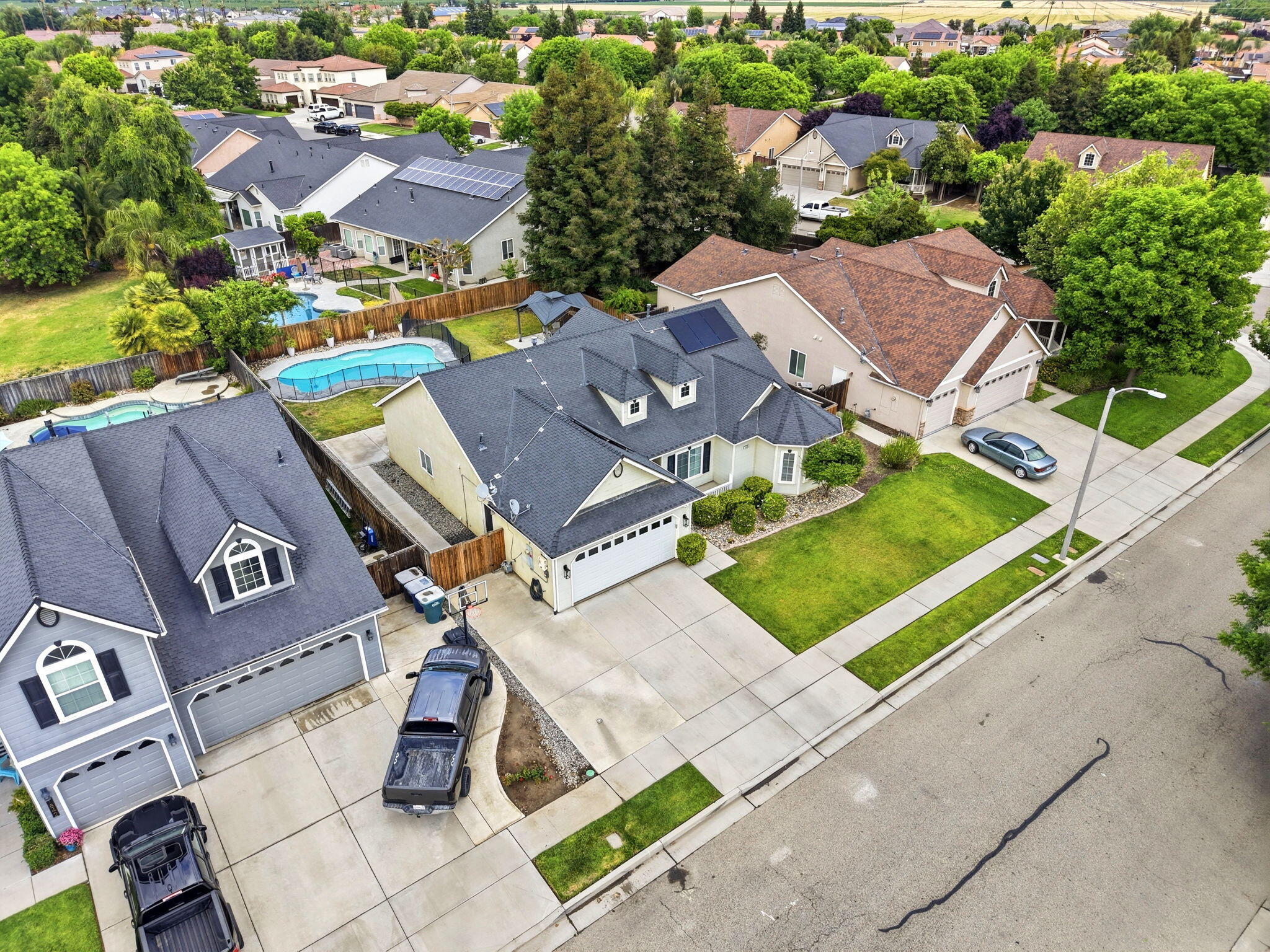 1854 Charles Krug, Tulare, CA 93274