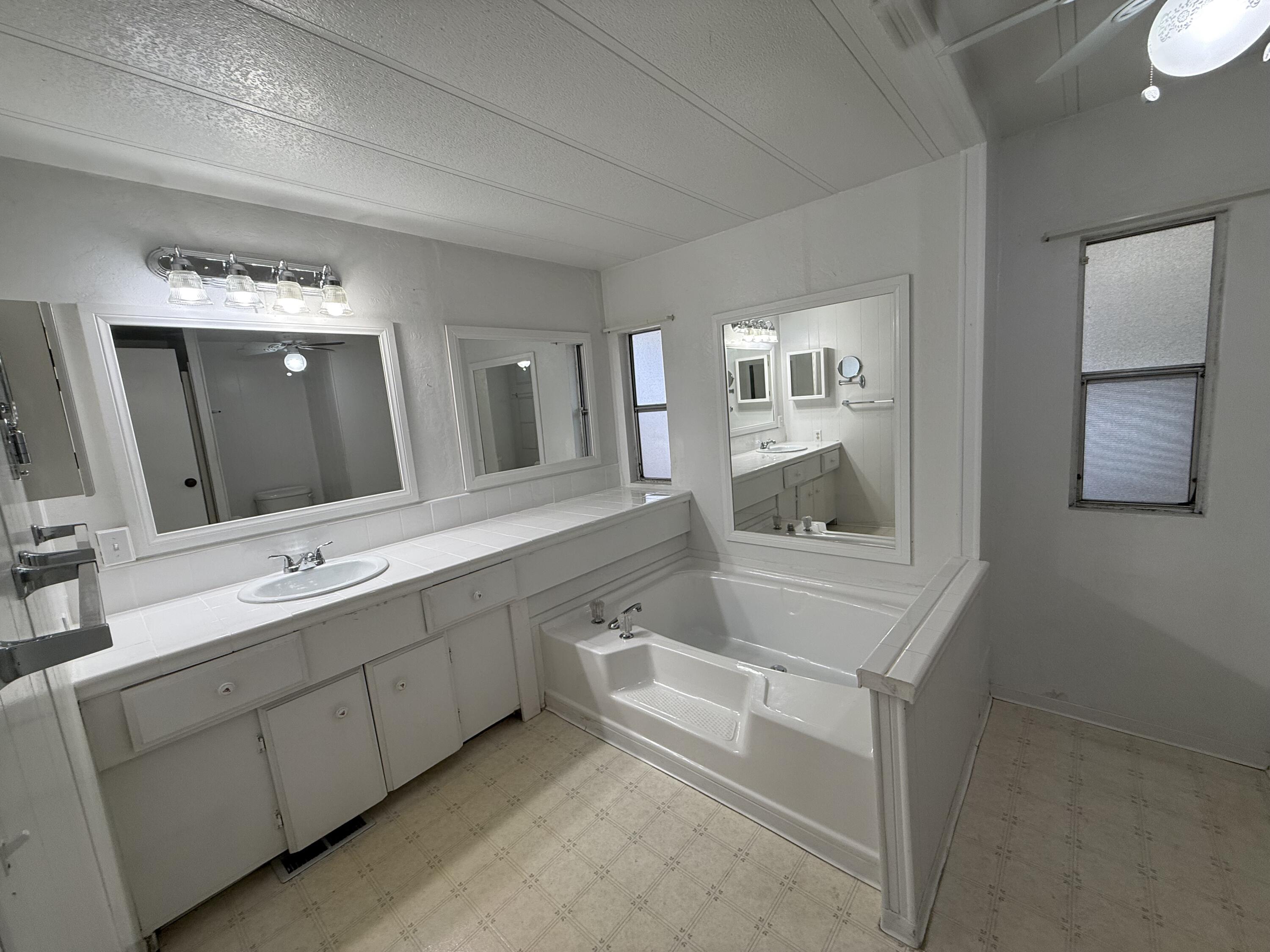 2627 W Midvalley Ave #118, Visalia, CA 93277