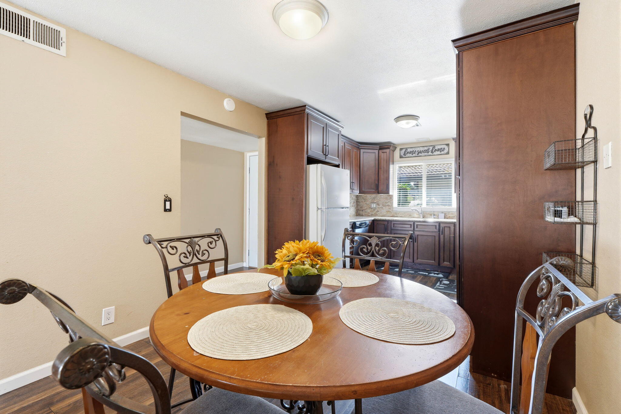 317 W Sierra Ave, Fresno, CA 93704