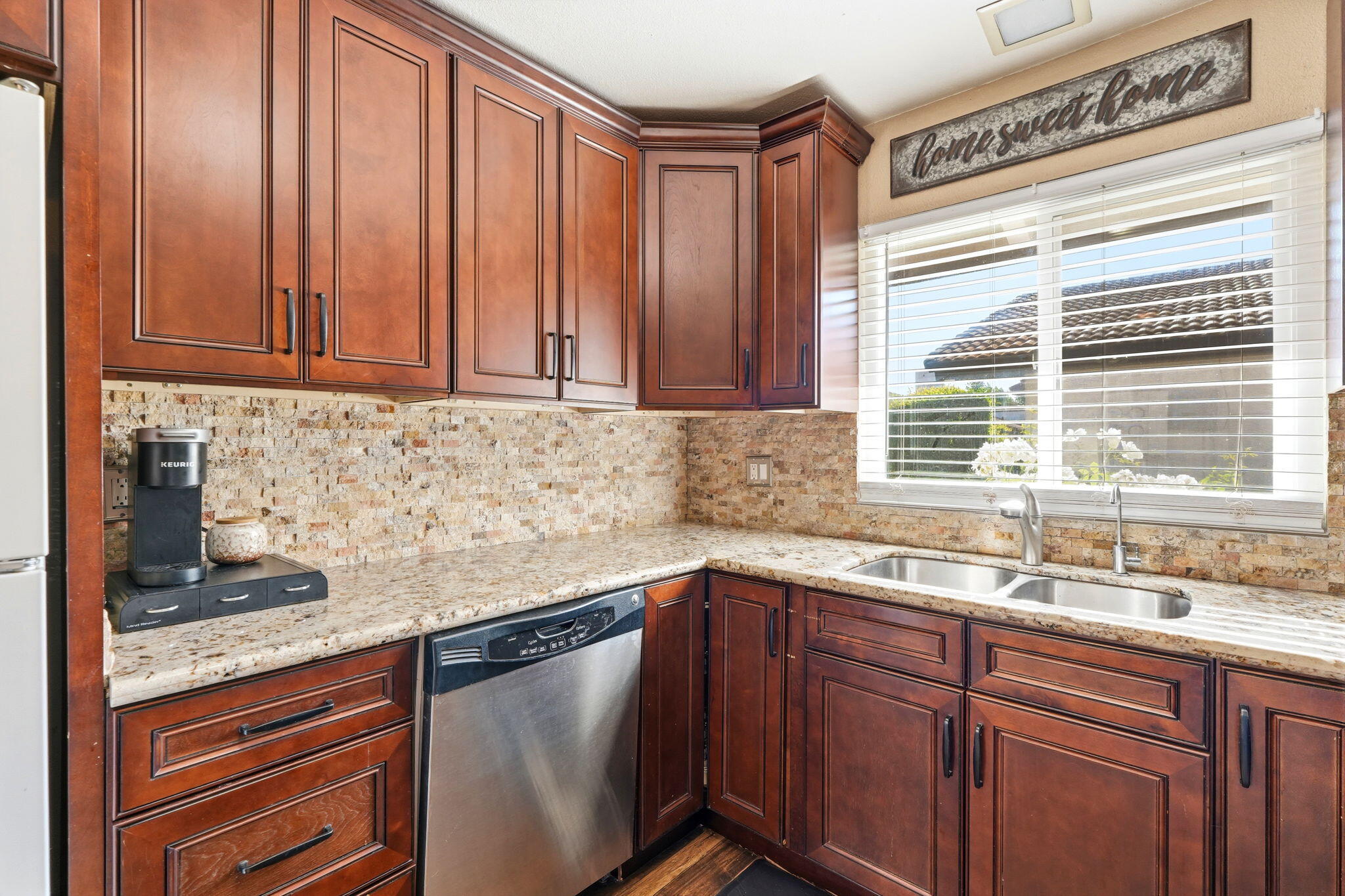 317 W Sierra Ave, Fresno, CA 93704