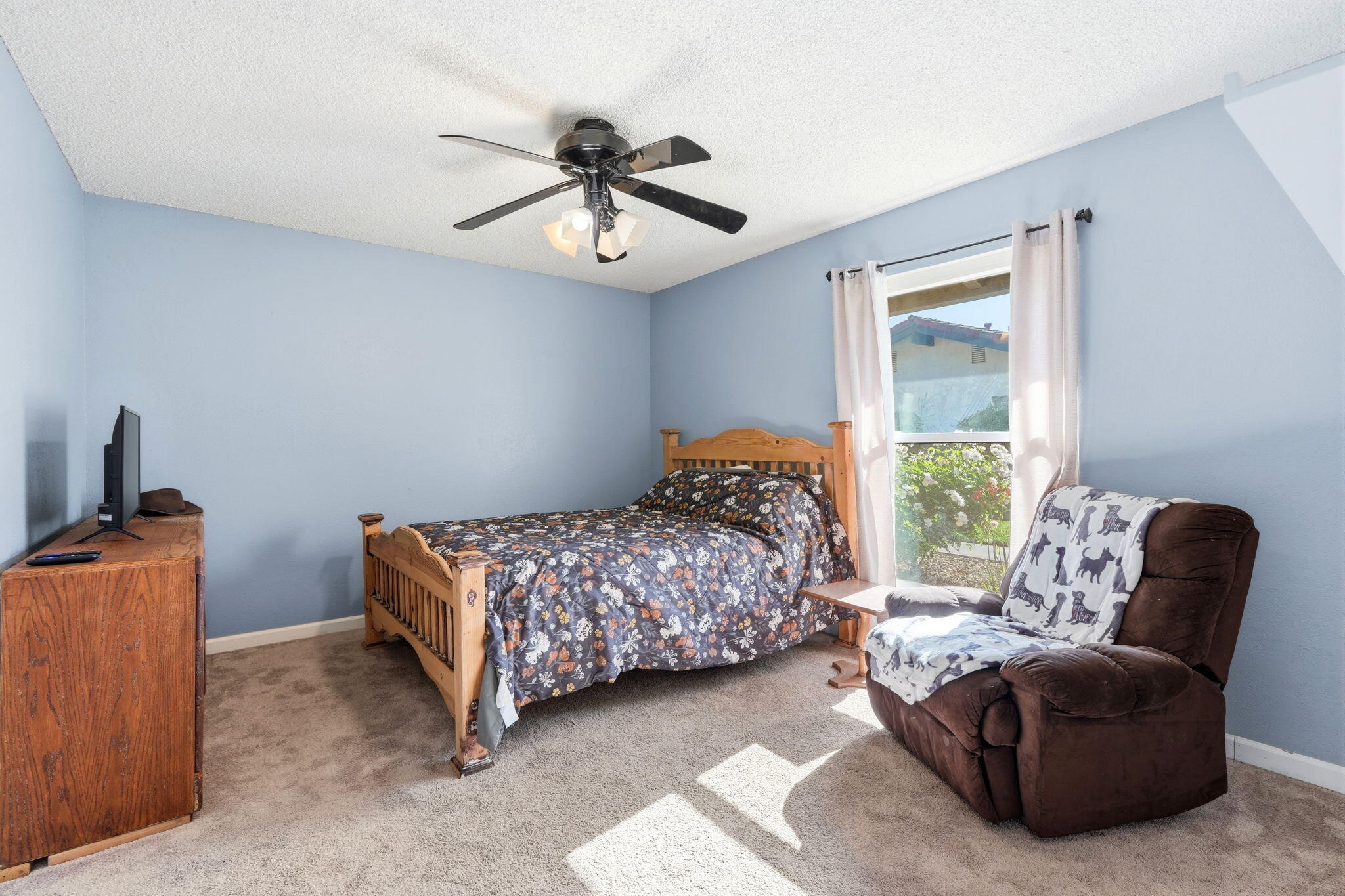 317 W Sierra Ave, Fresno, CA 93704