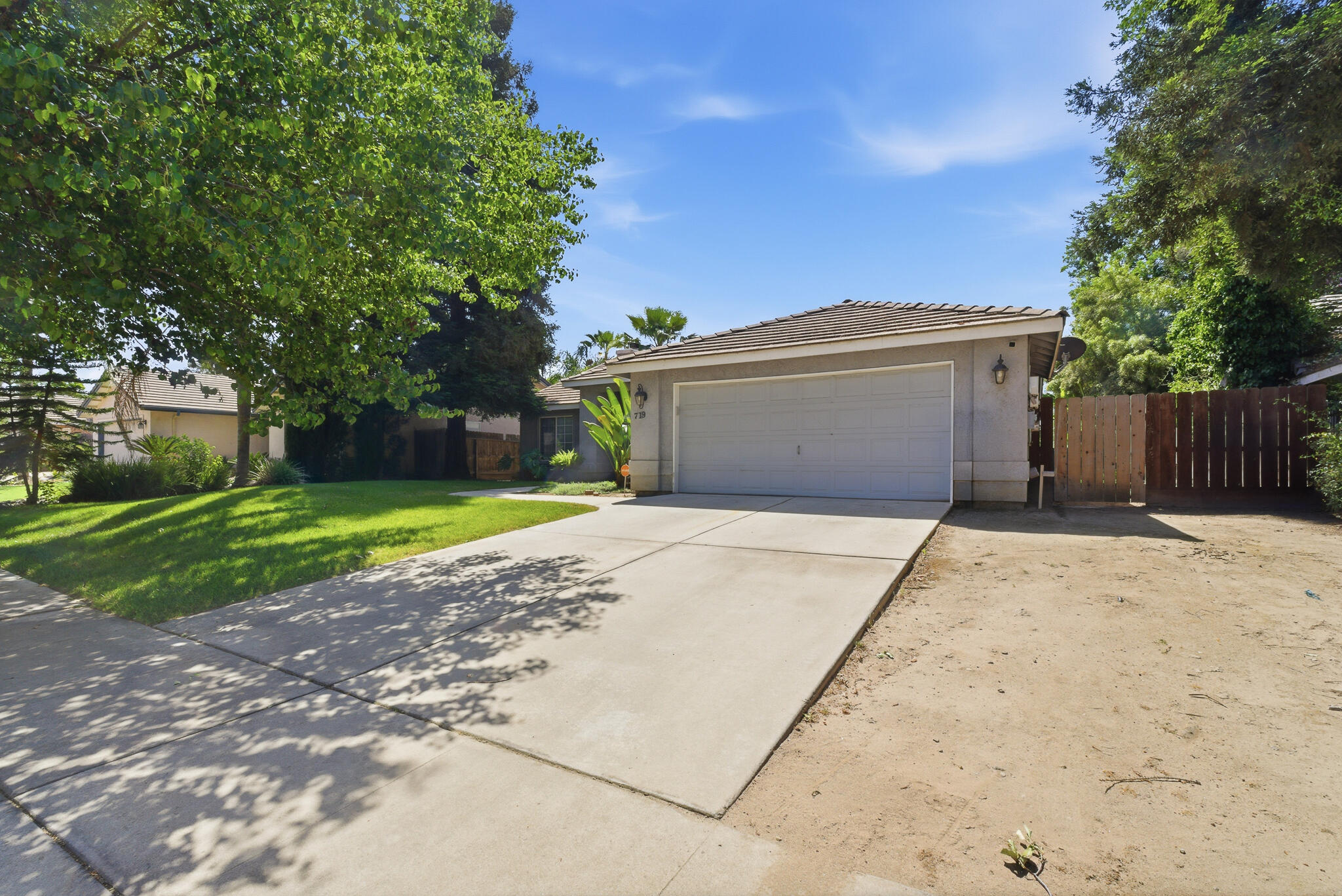 719 E Ferguson Ave, Visalia, CA 93292