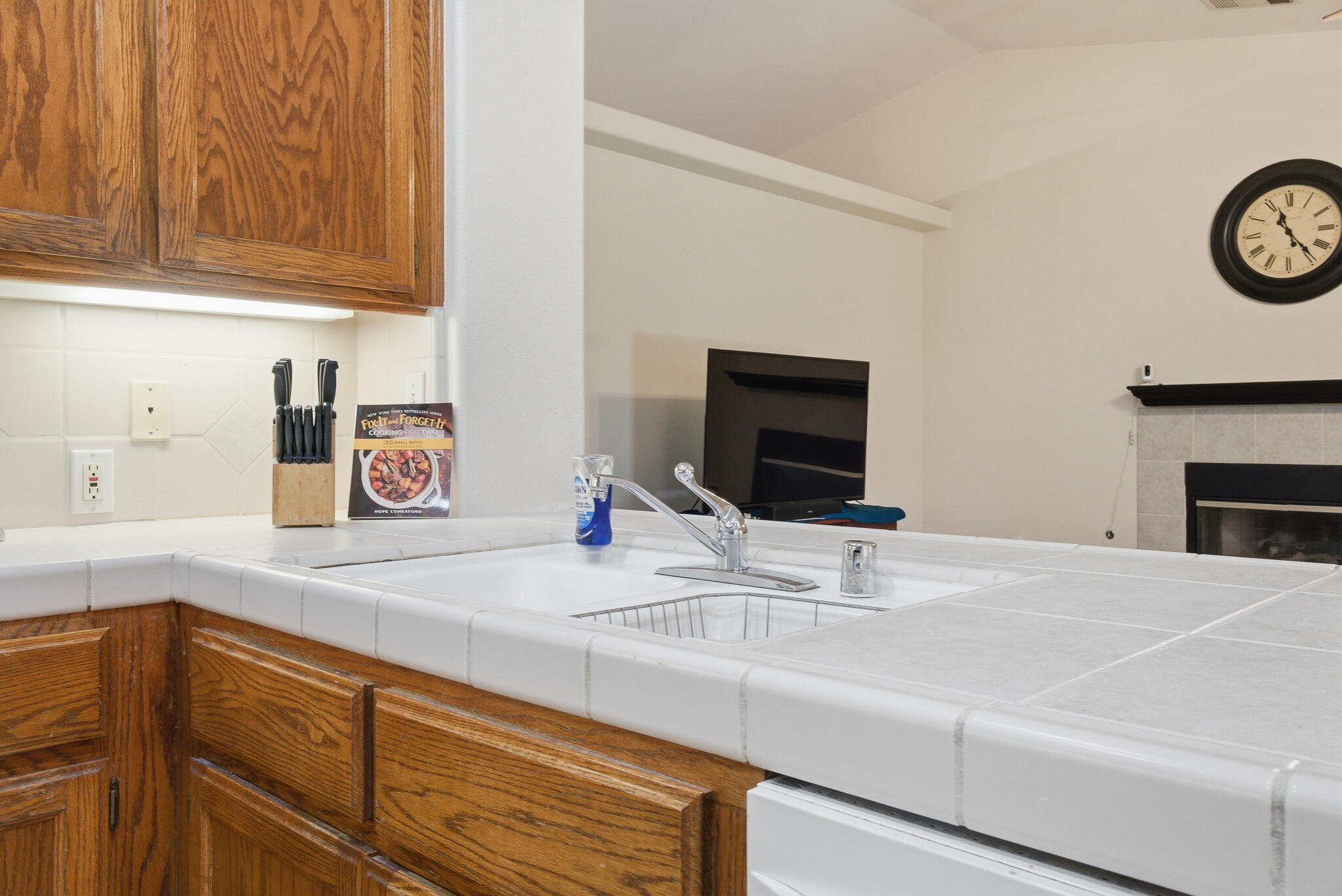 719 E Ferguson Ave, Visalia, CA 93292