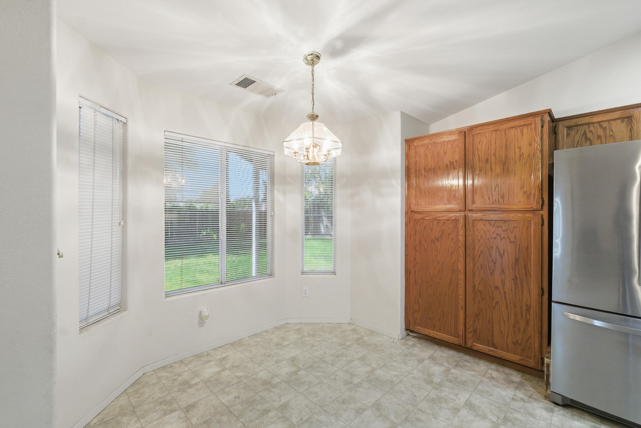 719 E Ferguson Ave, Visalia, CA 93292