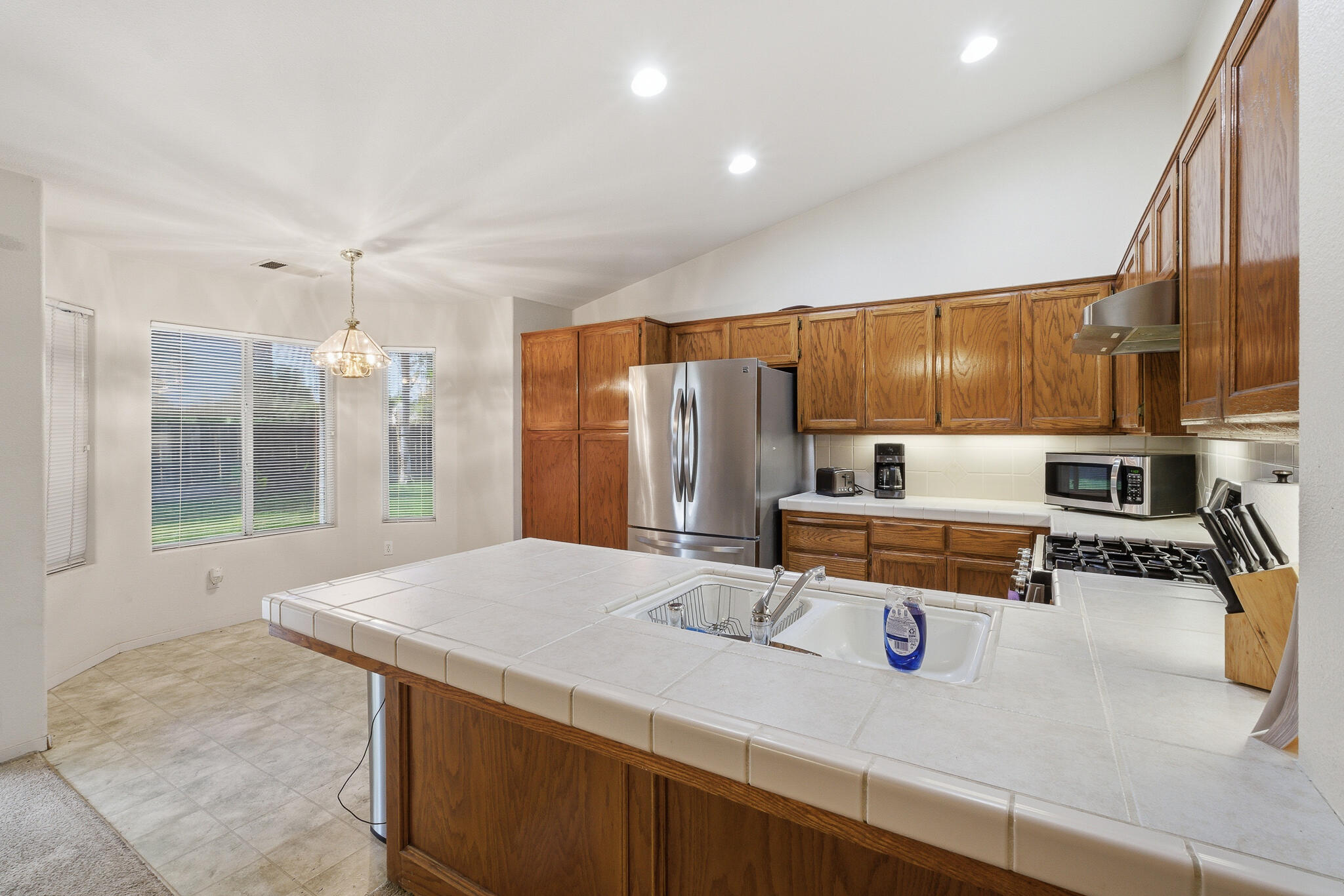 719 E Ferguson Ave, Visalia, CA 93292