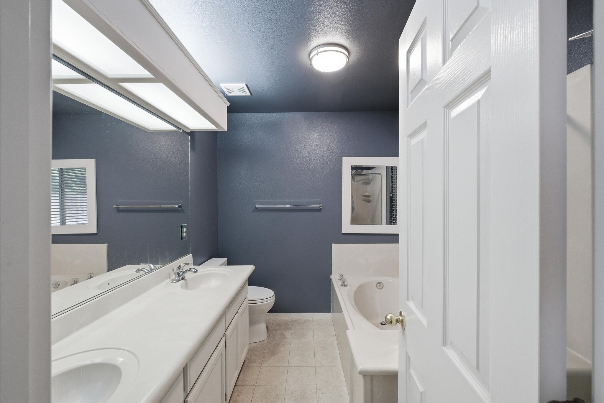 719 E Ferguson Ave, Visalia, CA 93292