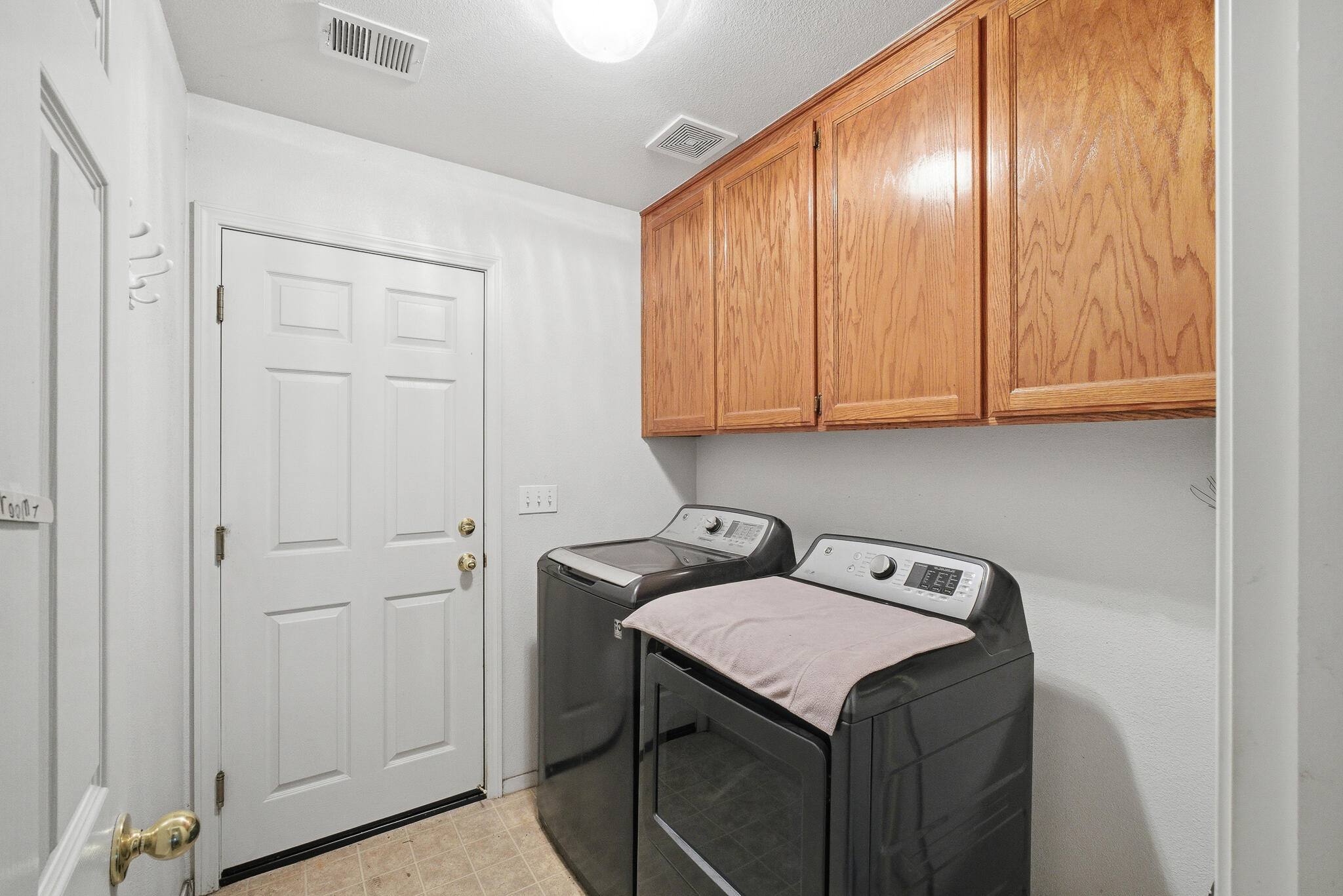 719 E Ferguson Ave, Visalia, CA 93292