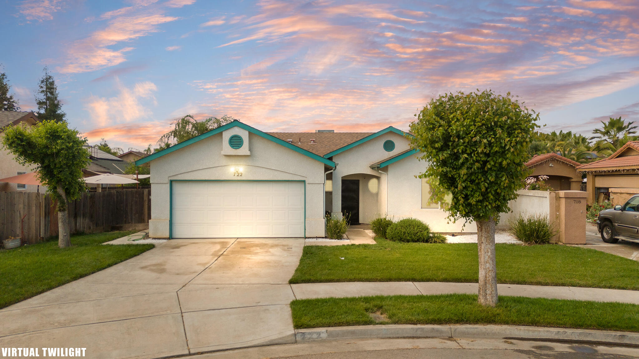 722 W Marilyn Ct, Farmersville, CA 93223