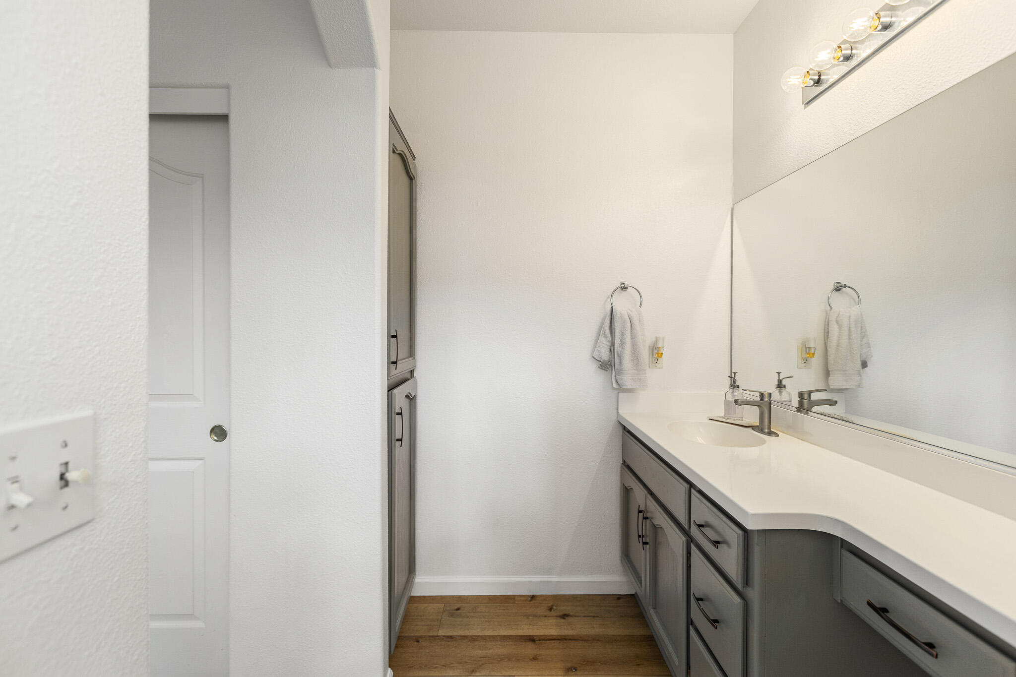 722 W Marilyn Ct, Farmersville, CA 93223