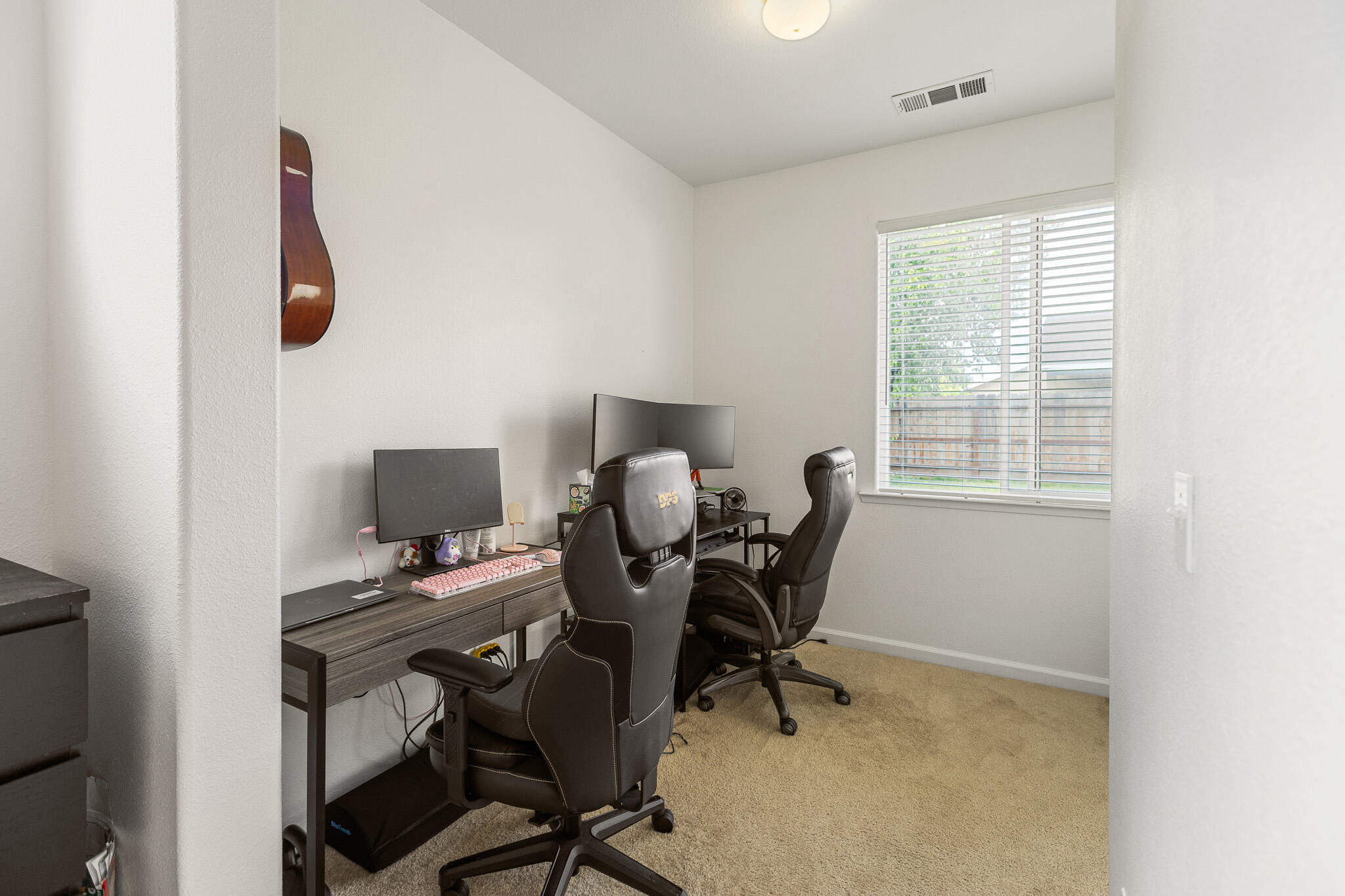 722 W Marilyn Ct, Farmersville, CA 93223