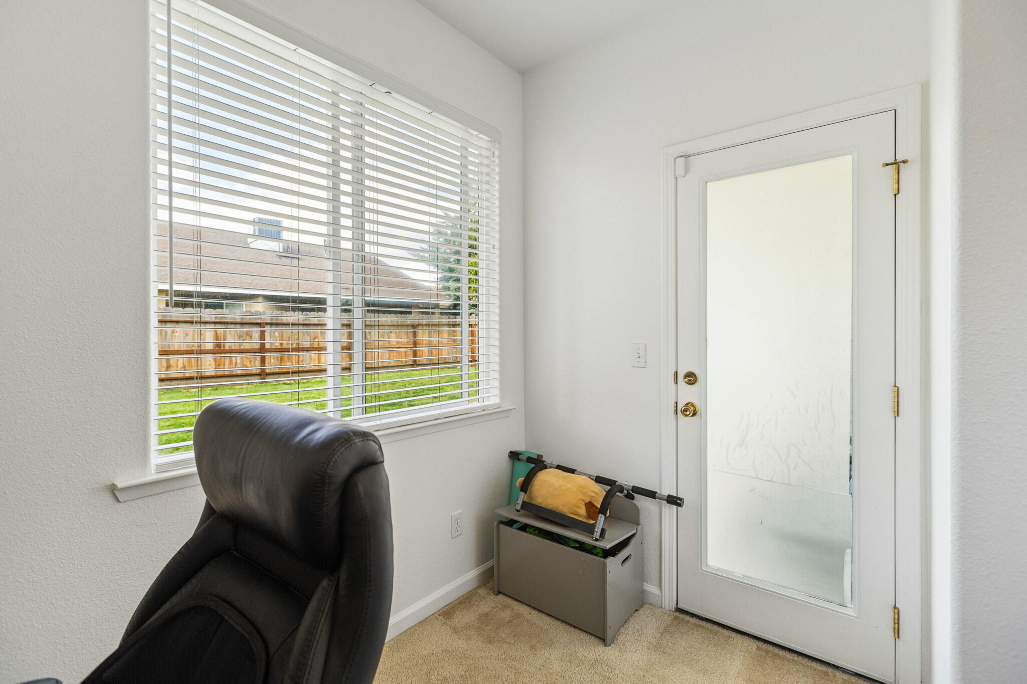 722 W Marilyn Ct, Farmersville, CA 93223