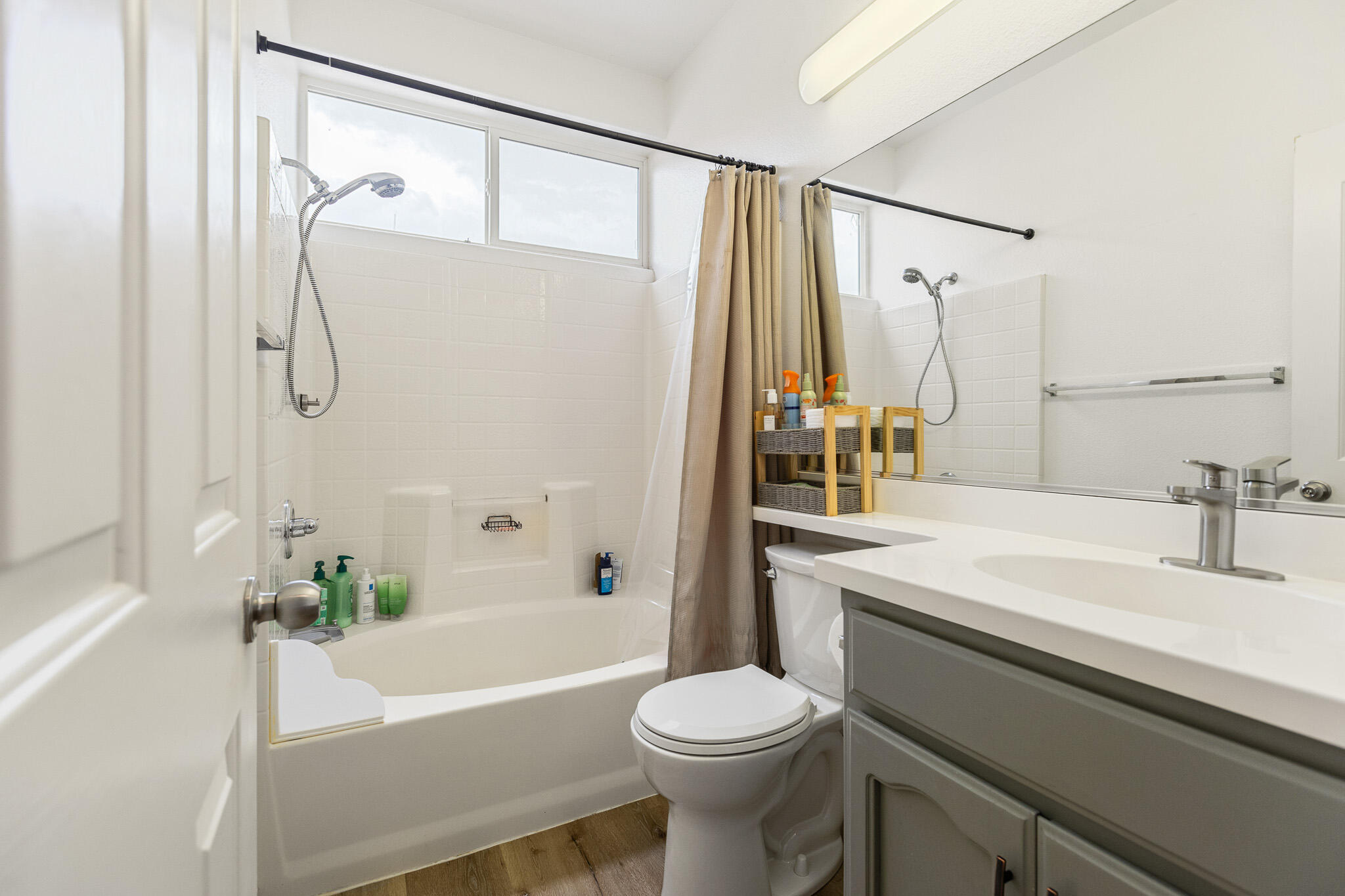 722 W Marilyn Ct, Farmersville, CA 93223