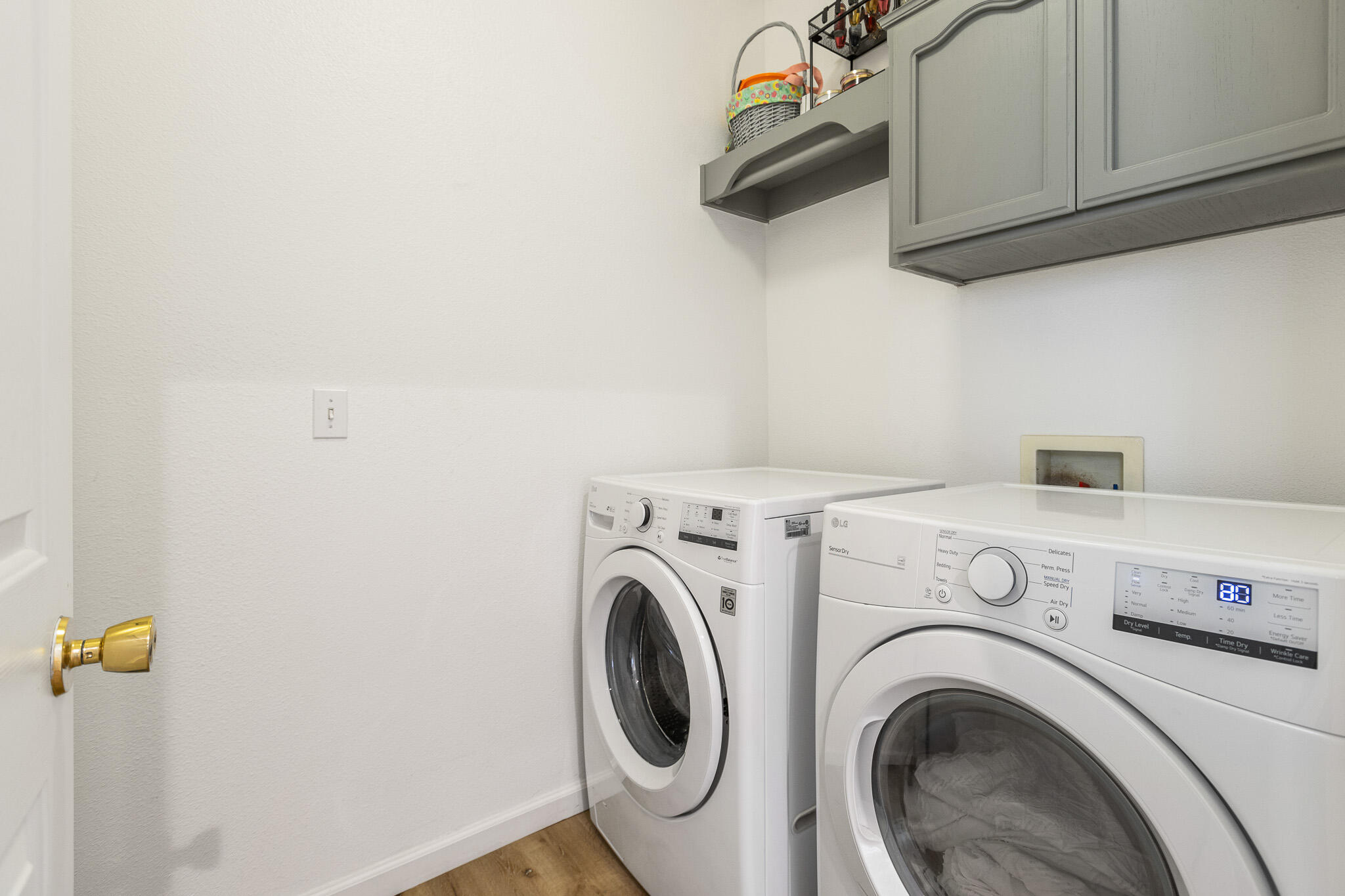 722 W Marilyn Ct, Farmersville, CA 93223