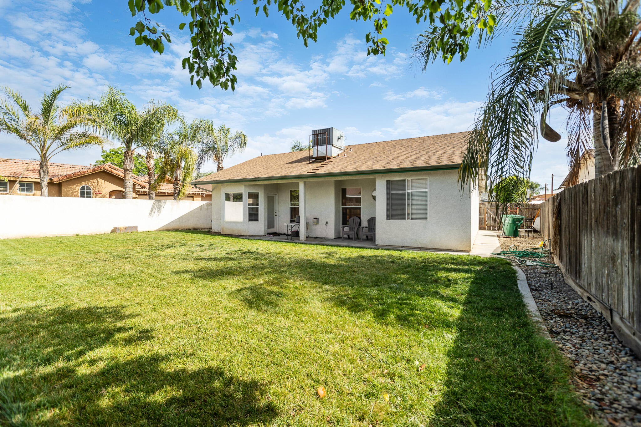 722 W Marilyn Ct, Farmersville, CA 93223