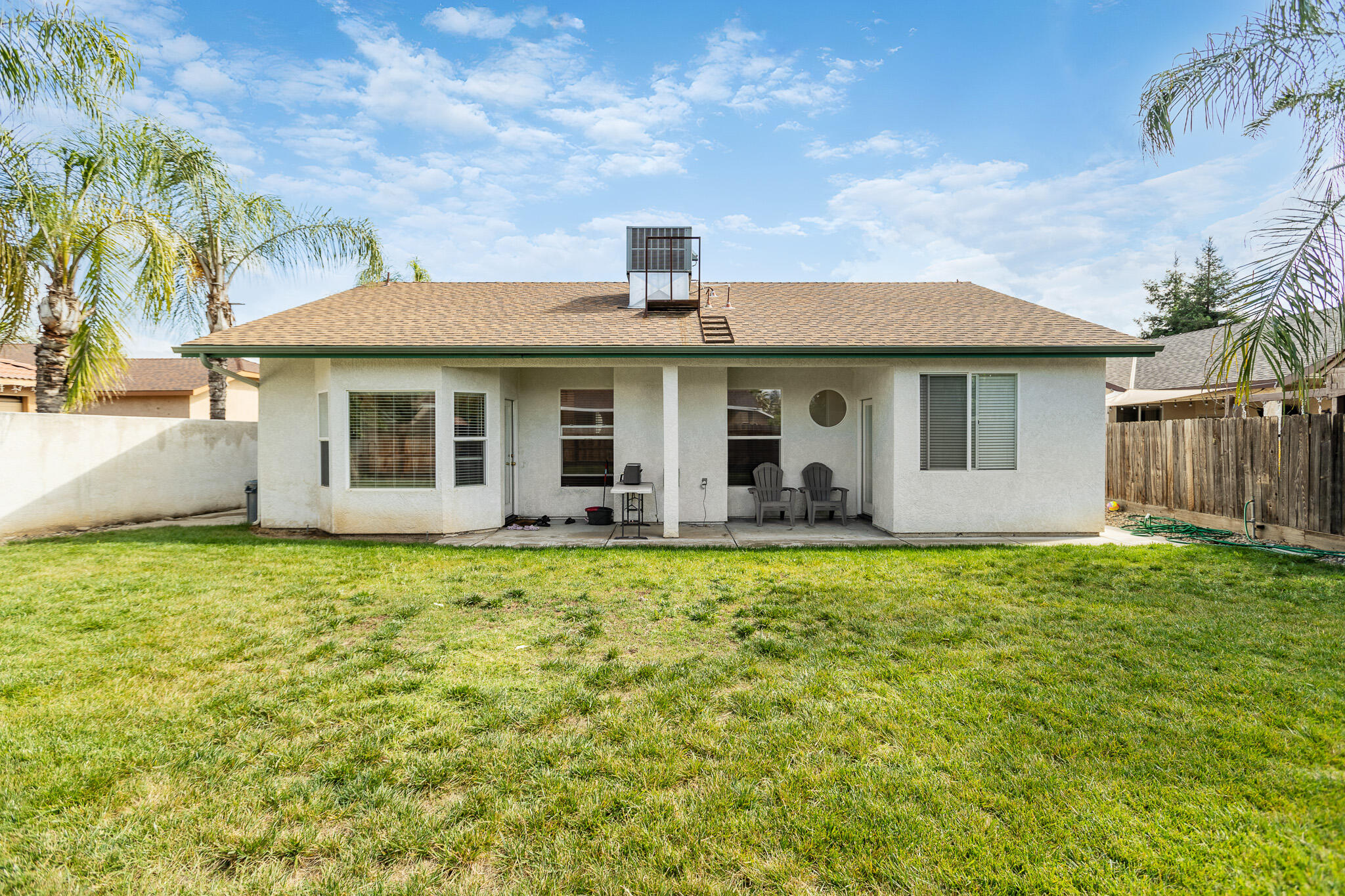 722 W Marilyn Ct, Farmersville, CA 93223
