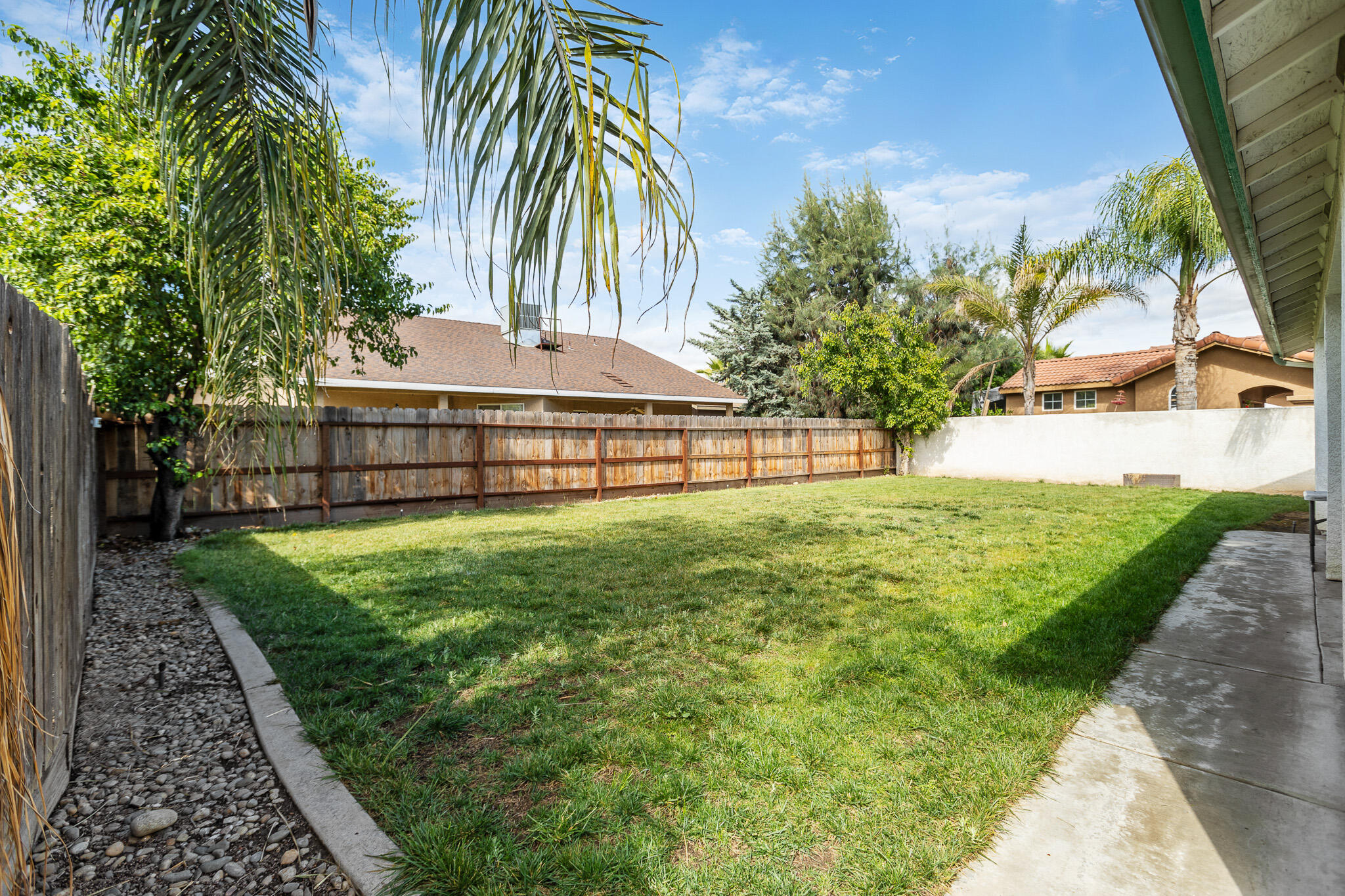 722 W Marilyn Ct, Farmersville, CA 93223