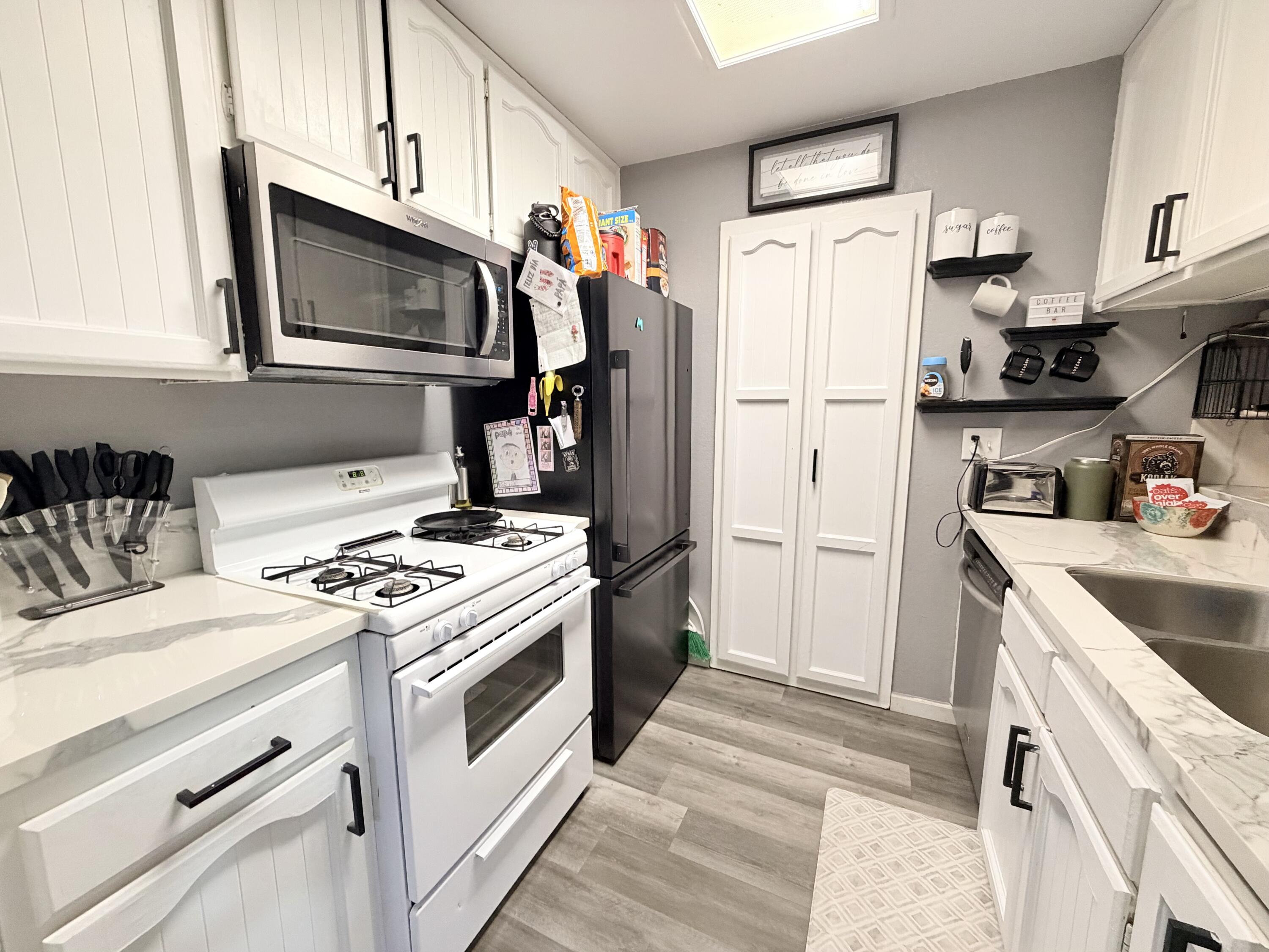 1112 W Bel Aire, Porterville, CA 93257